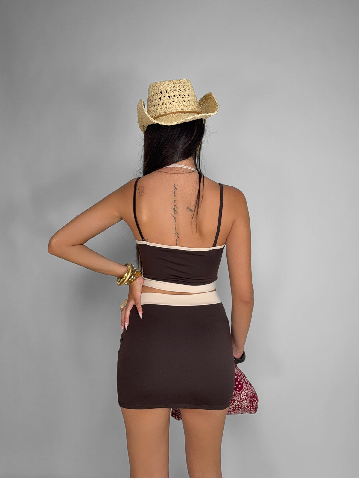 Completo Contrast Outline-Brown