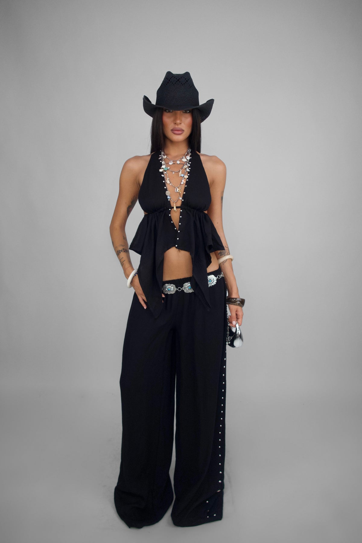 Completo Stud Detail-Black
