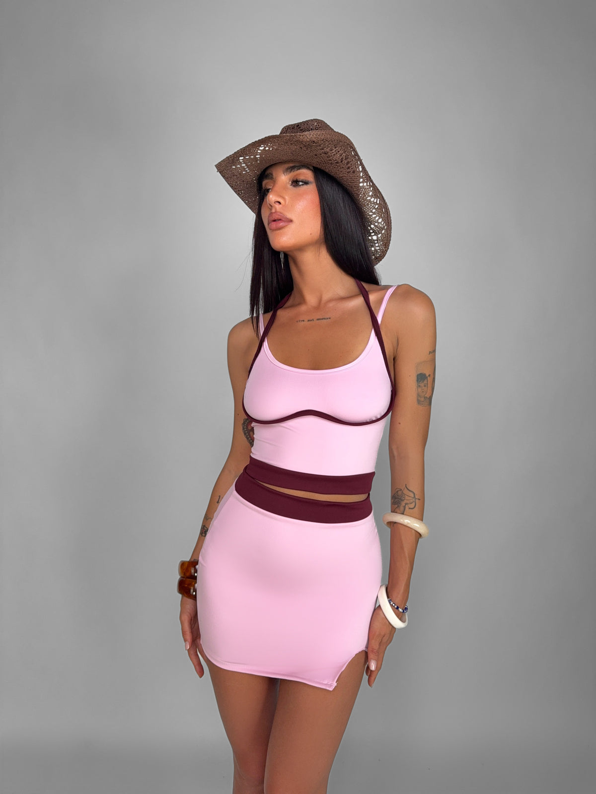 Completo Contrast Outline-Pink