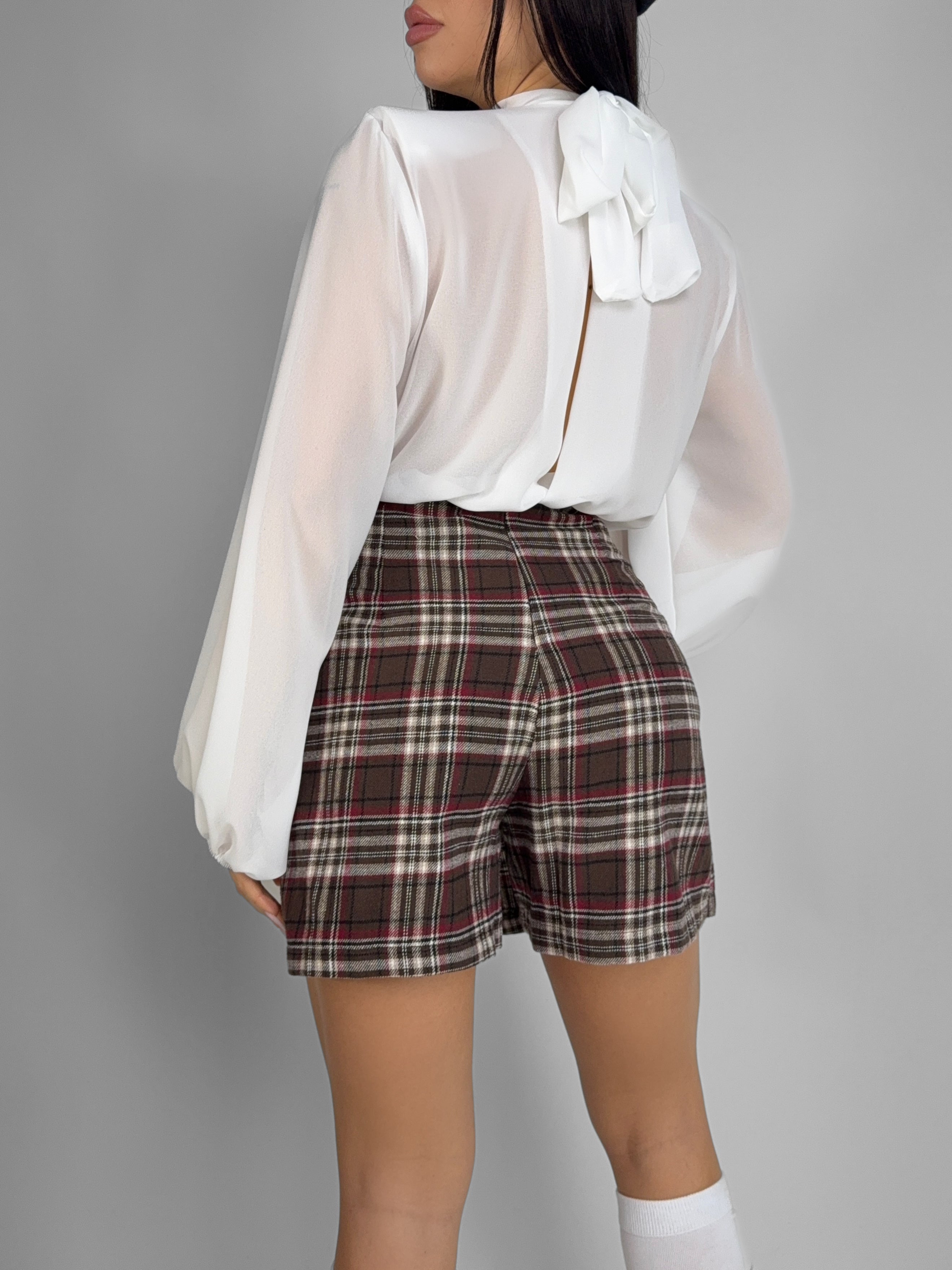 Body Collar V - White