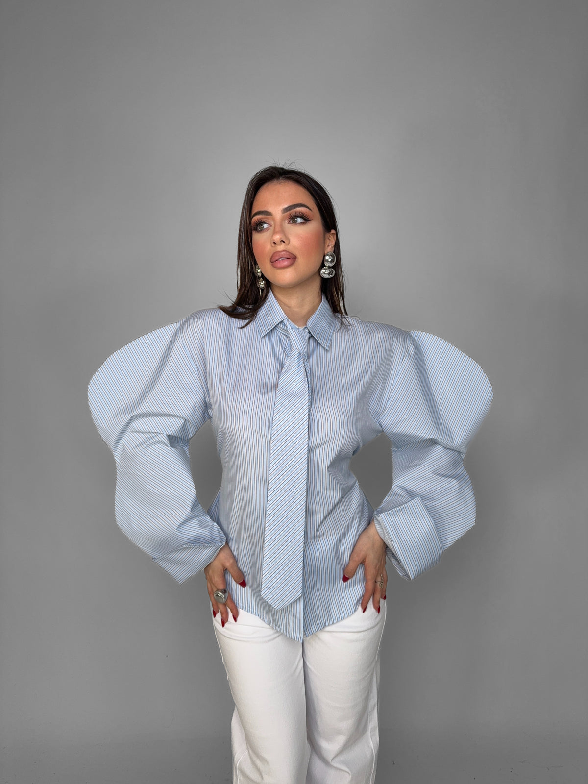 Tie-Up Shirt-Jeans