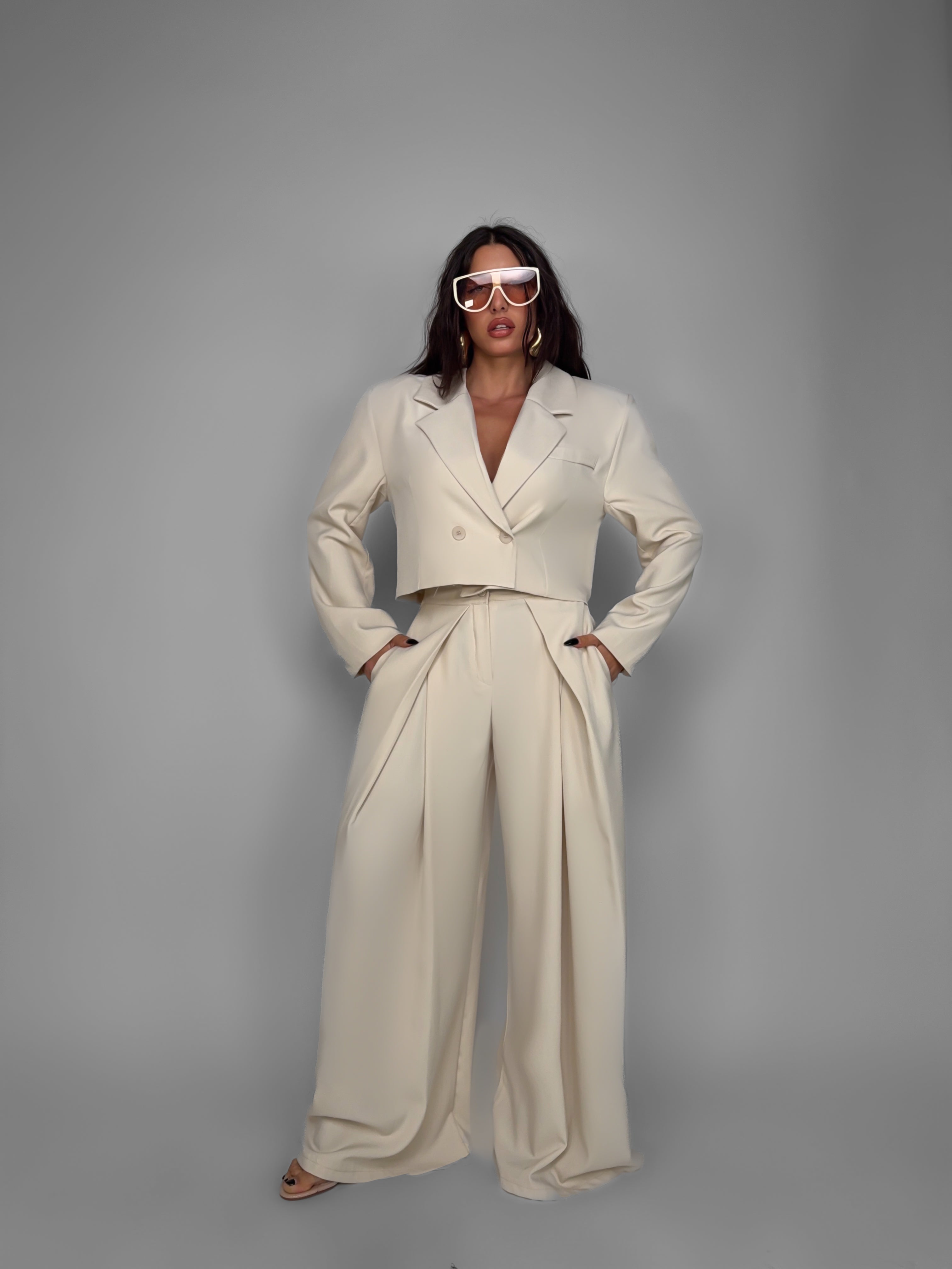 Total Look Fitted Beige