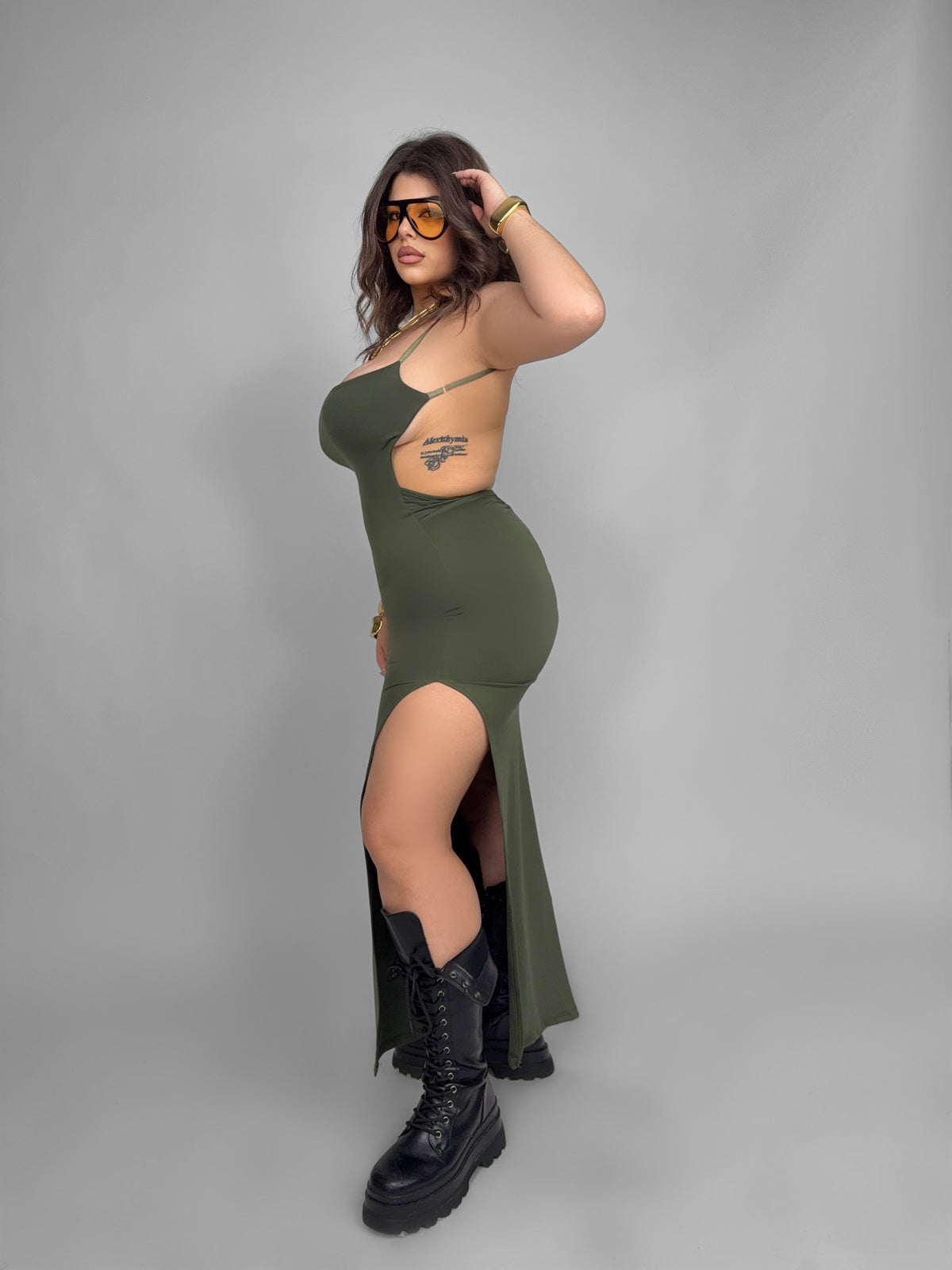 CURVY FIT - Naked Back Dress