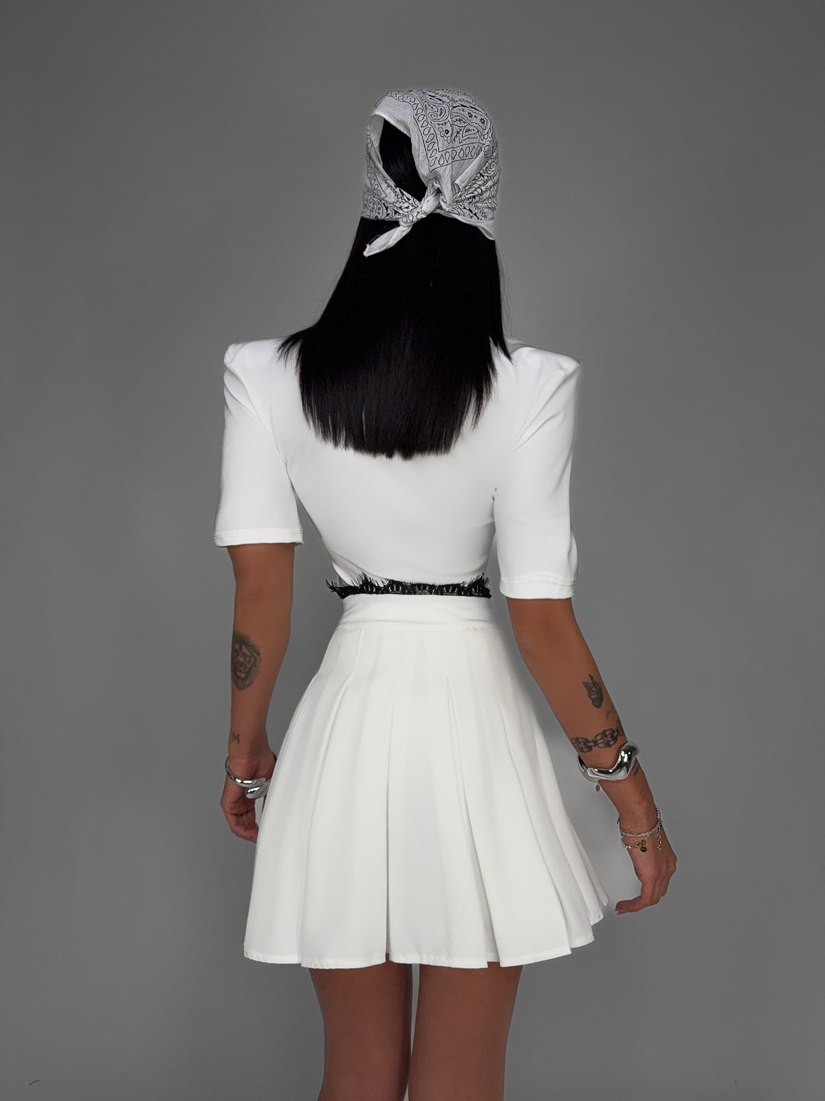 Top in pizzo con colletto - Bianco