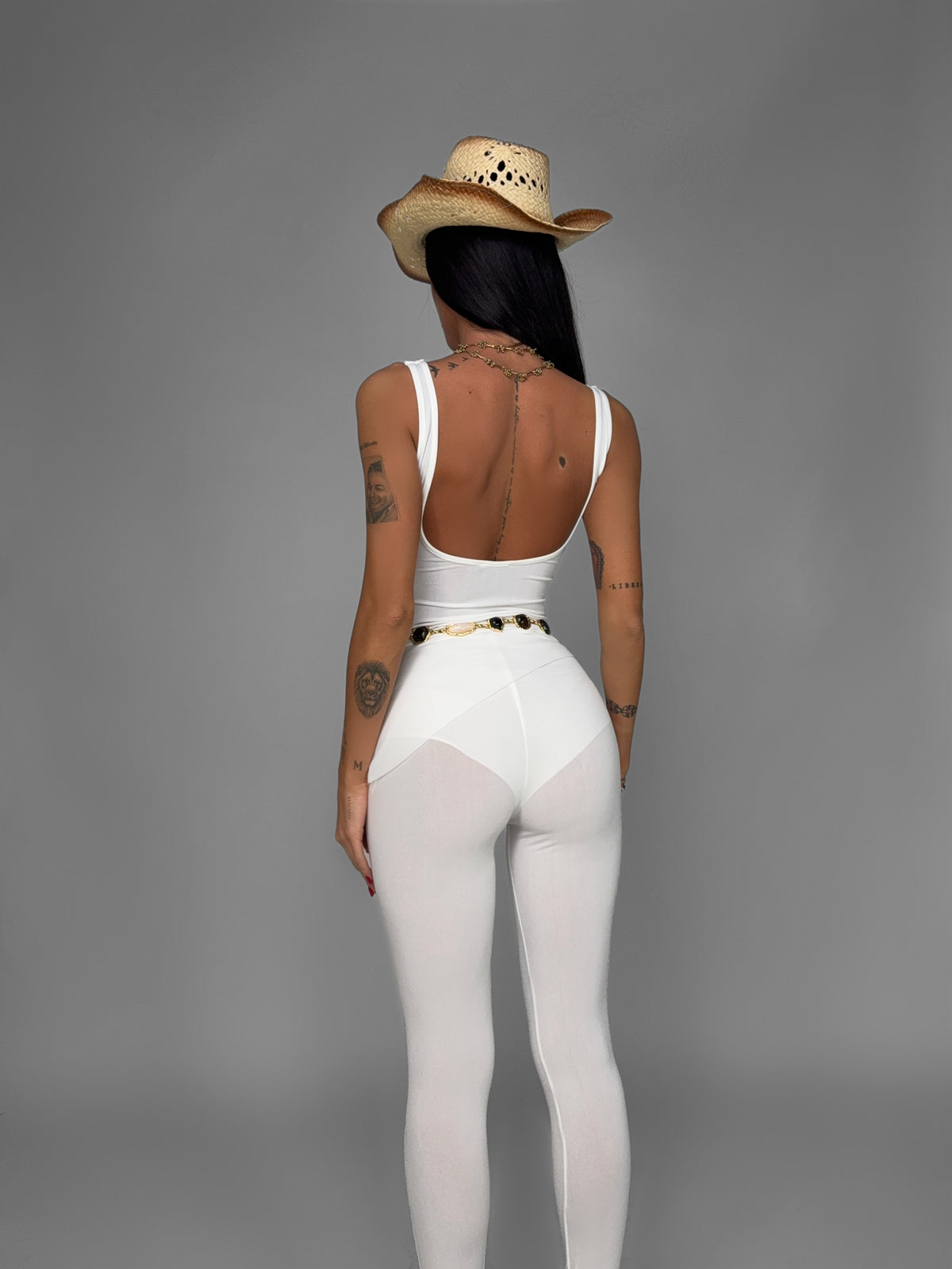 Completo Contour Fit-White