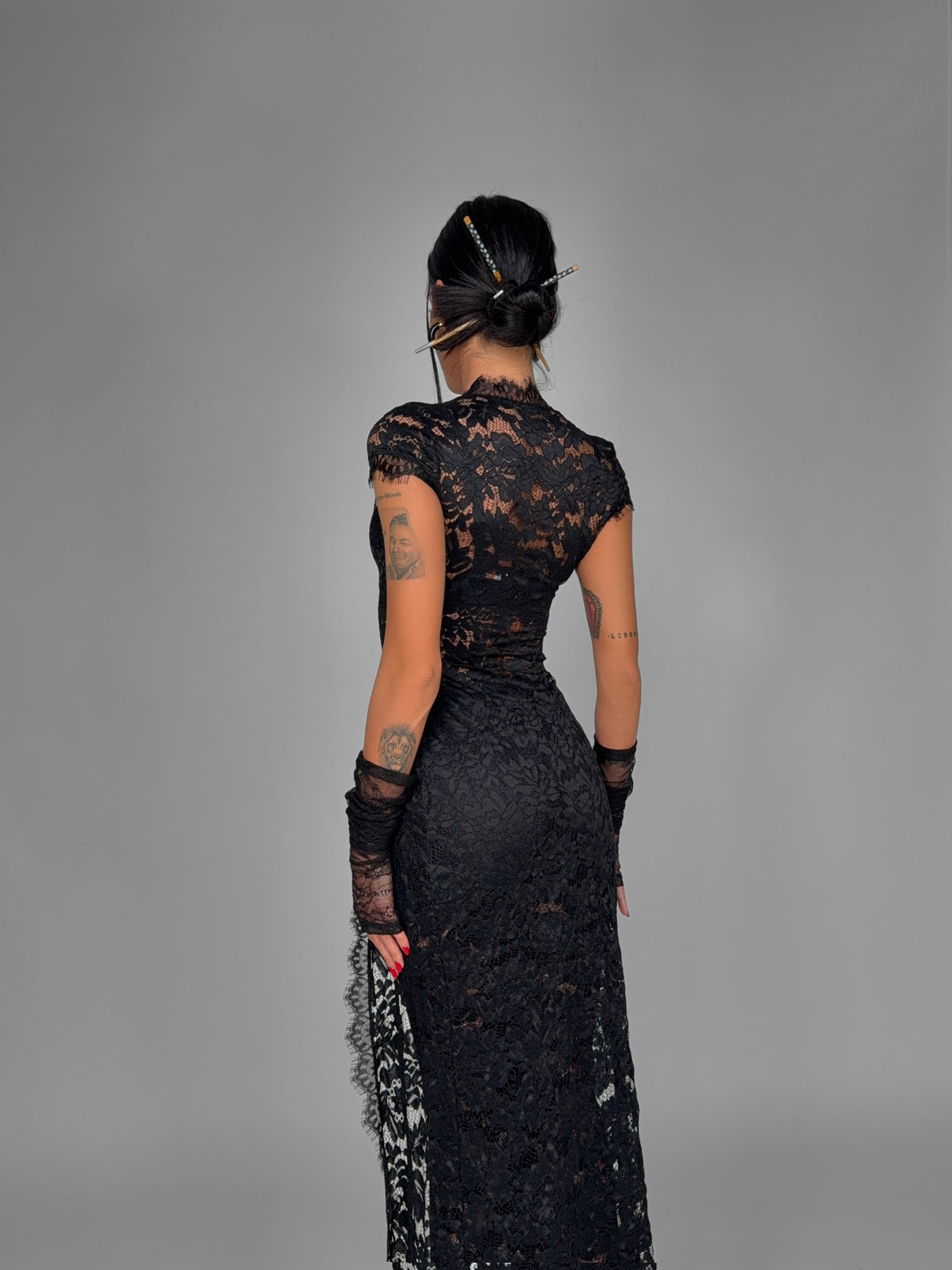 Completo Clasp Lace-Black