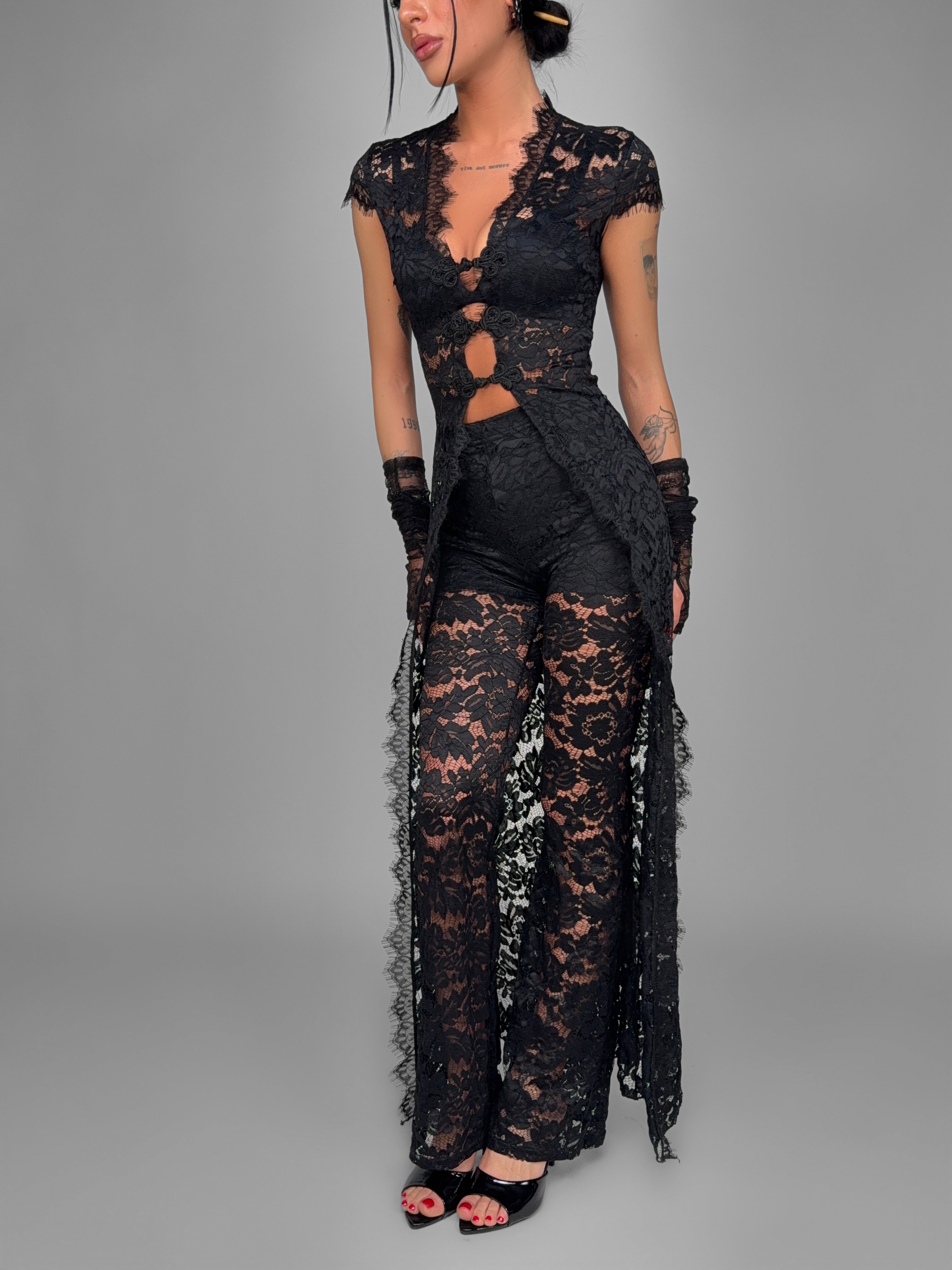 Completo Clasp Lace-Black
