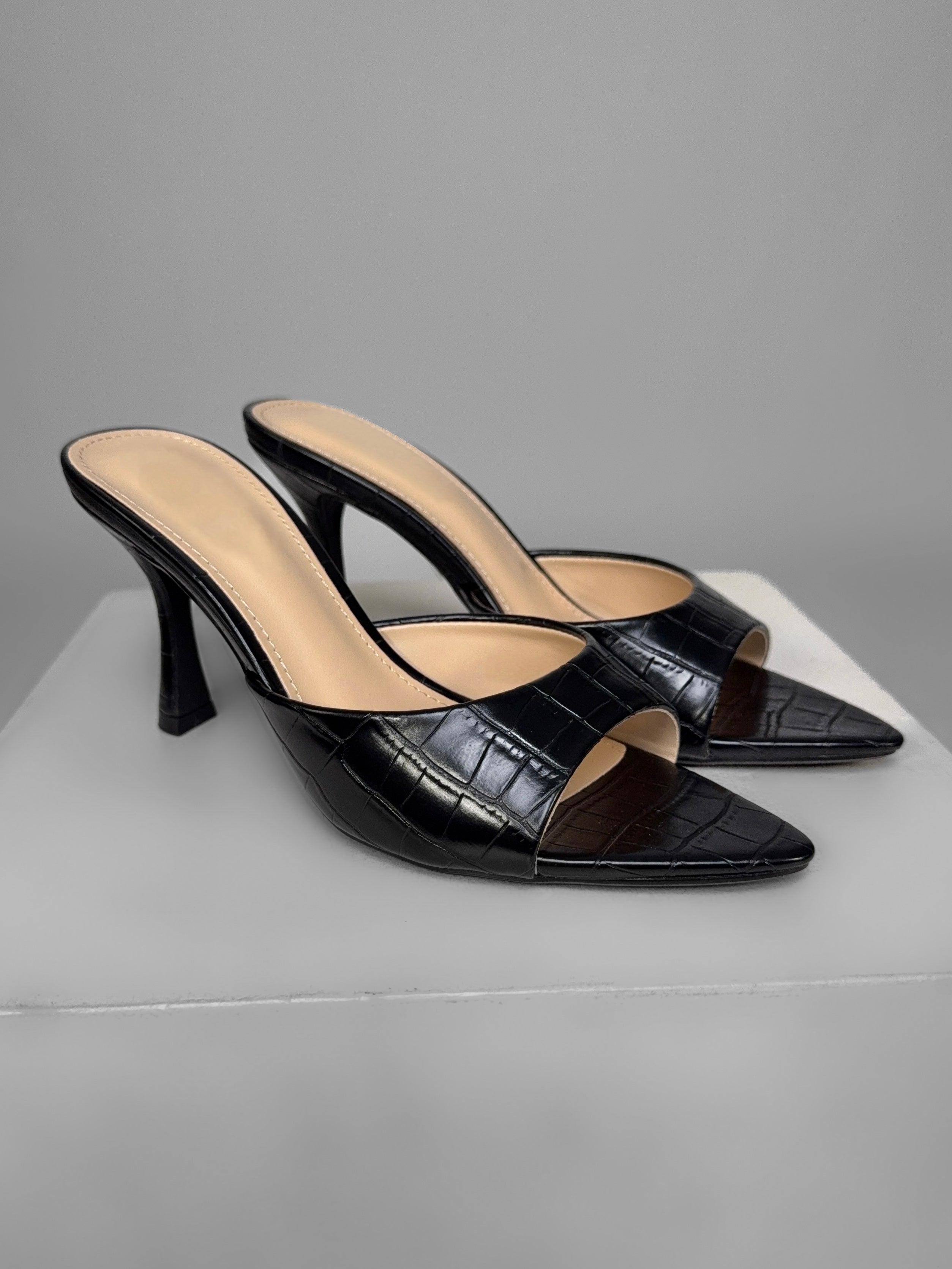 Exotic-Black Sandal