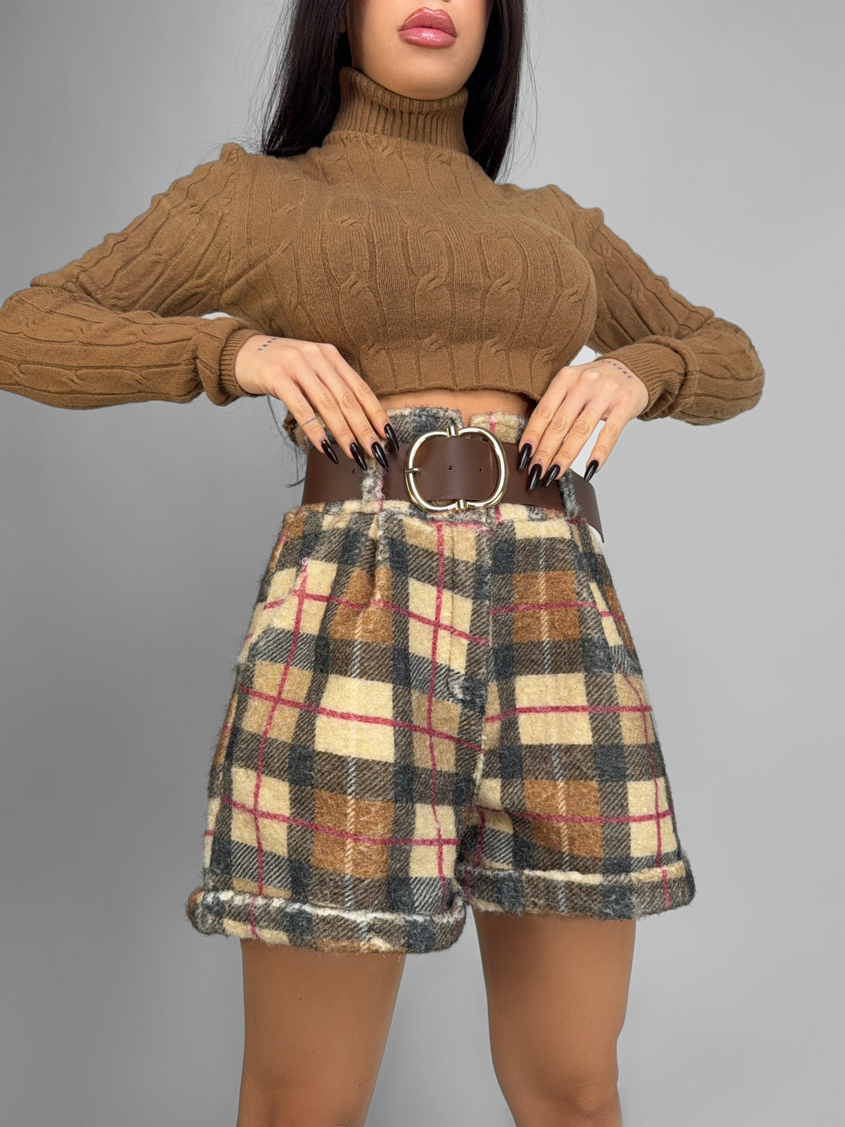 Shorts Square Scholar