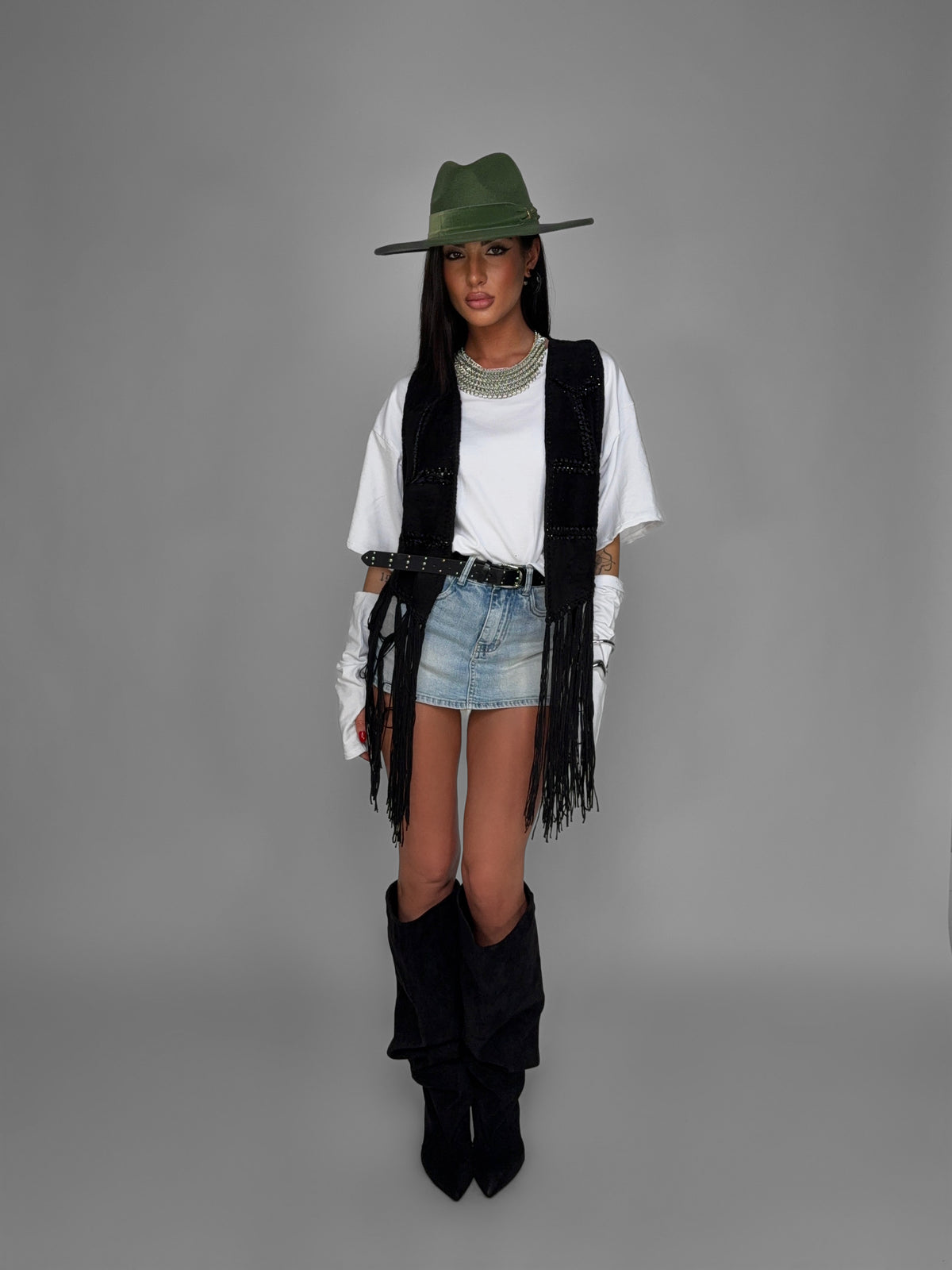 Fringed Head-to-Toe Look