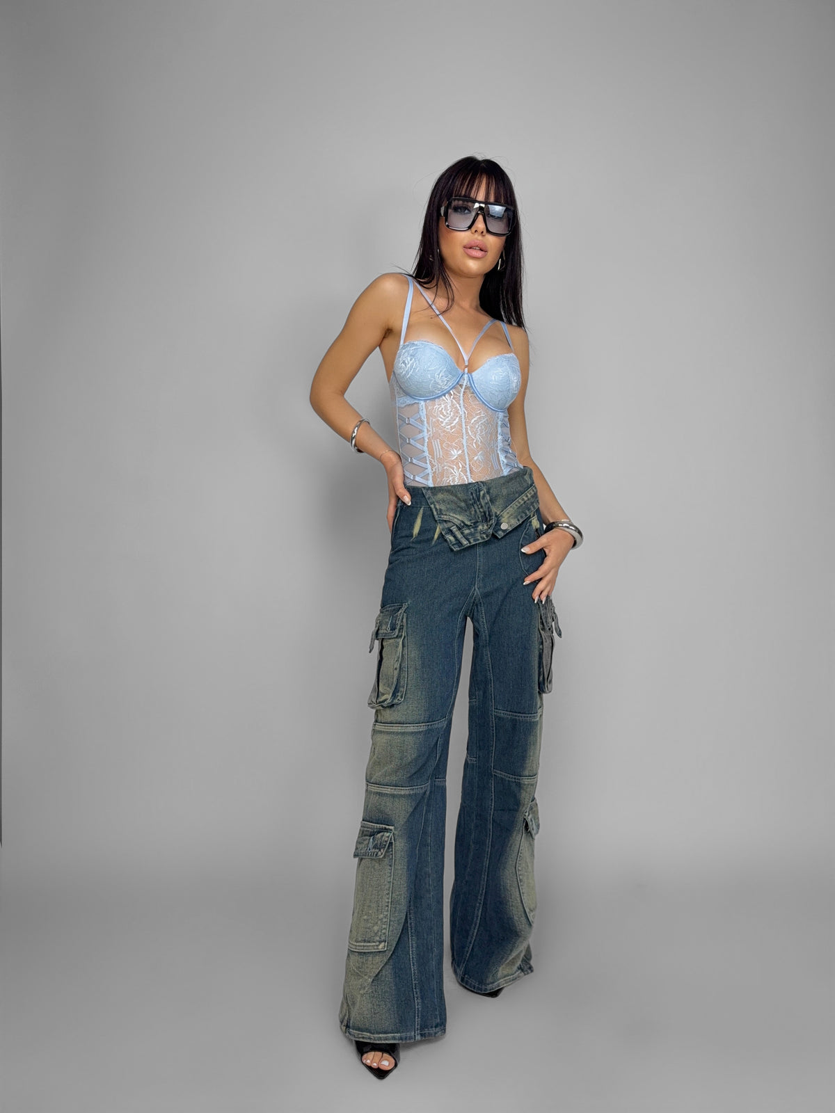 Captive Lace Blue Total Look