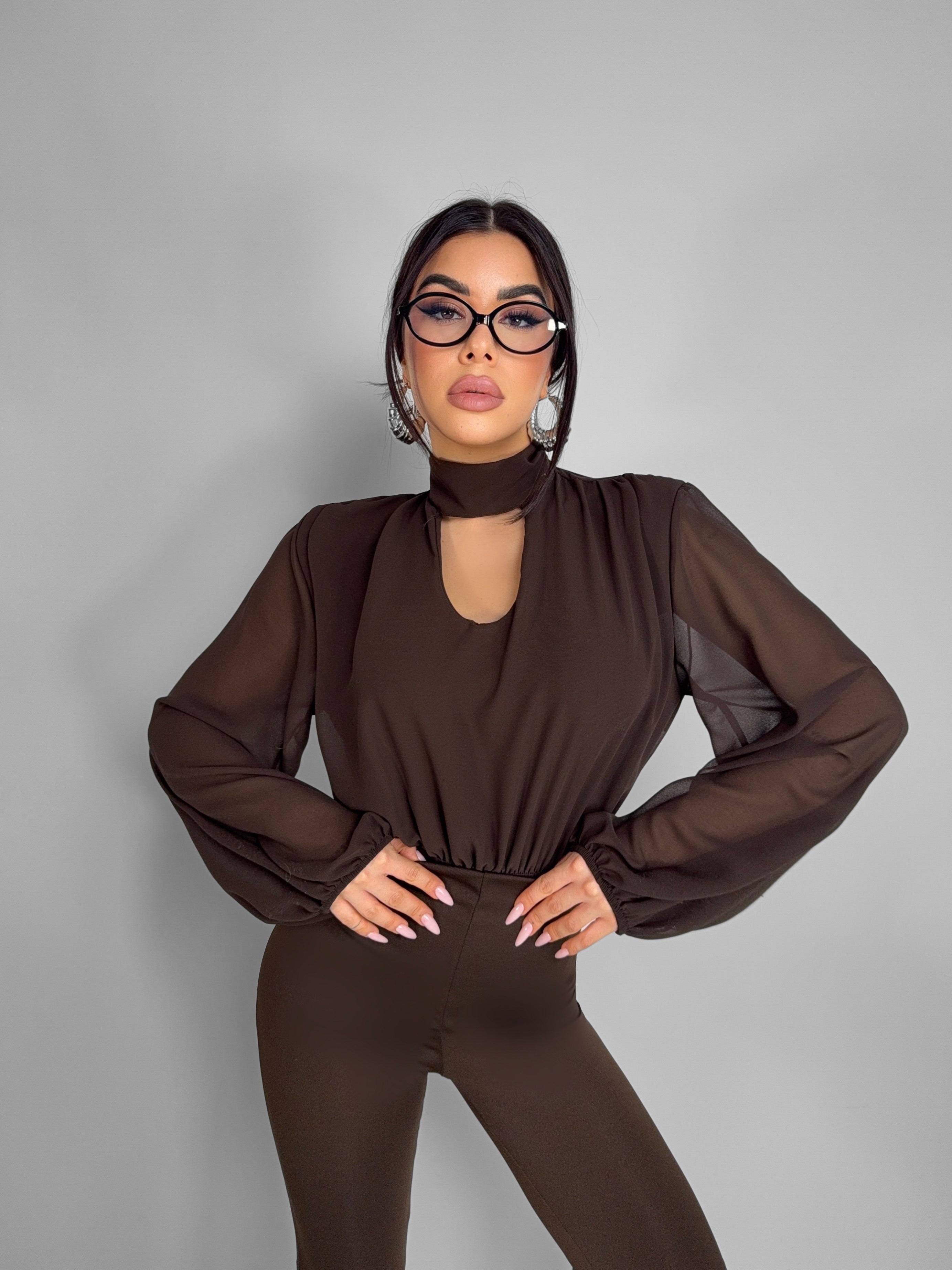 Body Collar V - Brown