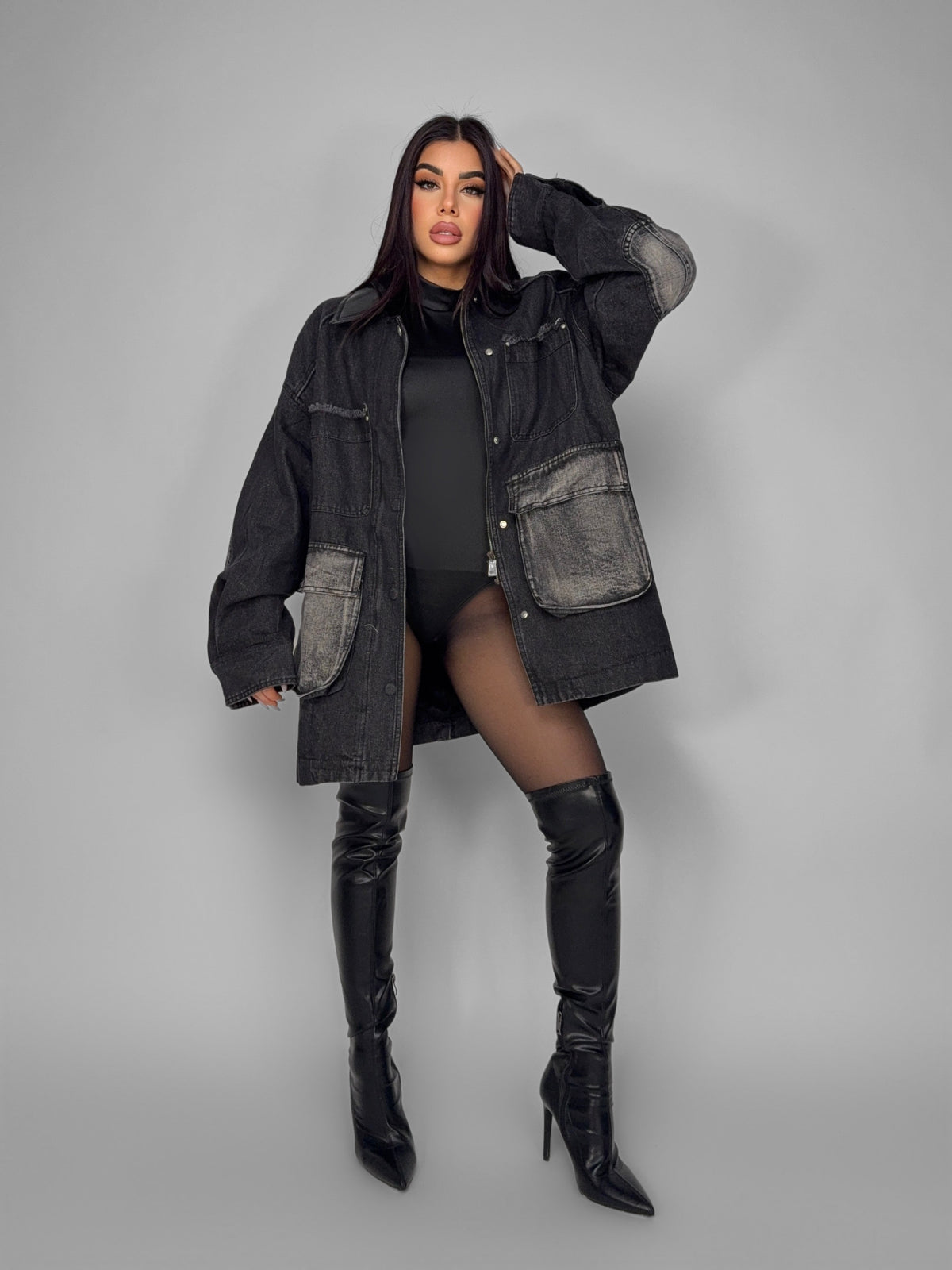 Total Look Denim Model