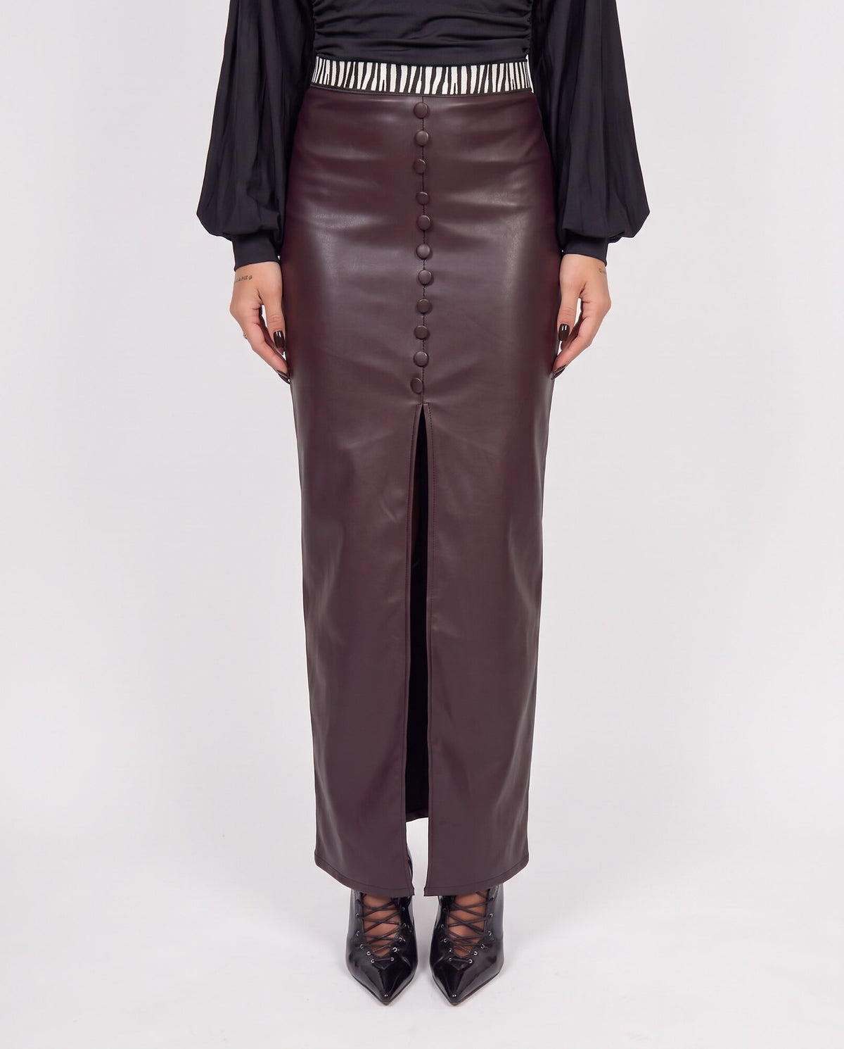 Gonna Button Leather-Brown