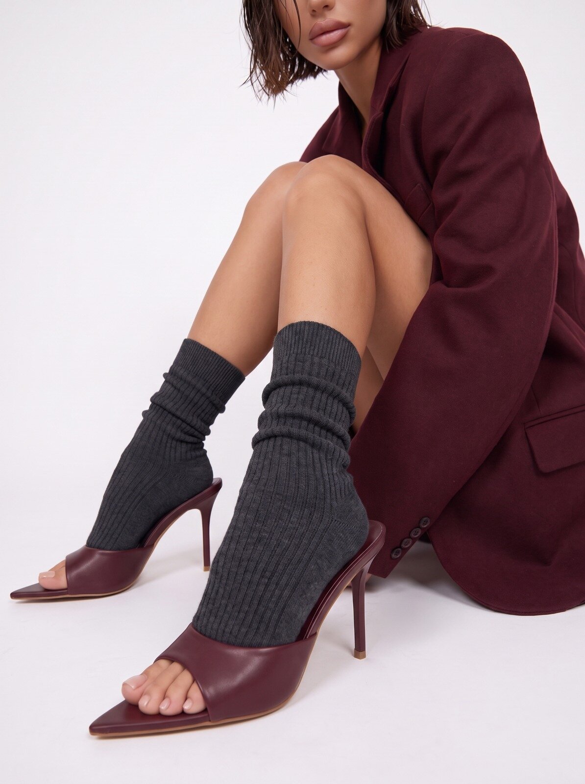 Sandalo Pointy Mule-Cherry Red