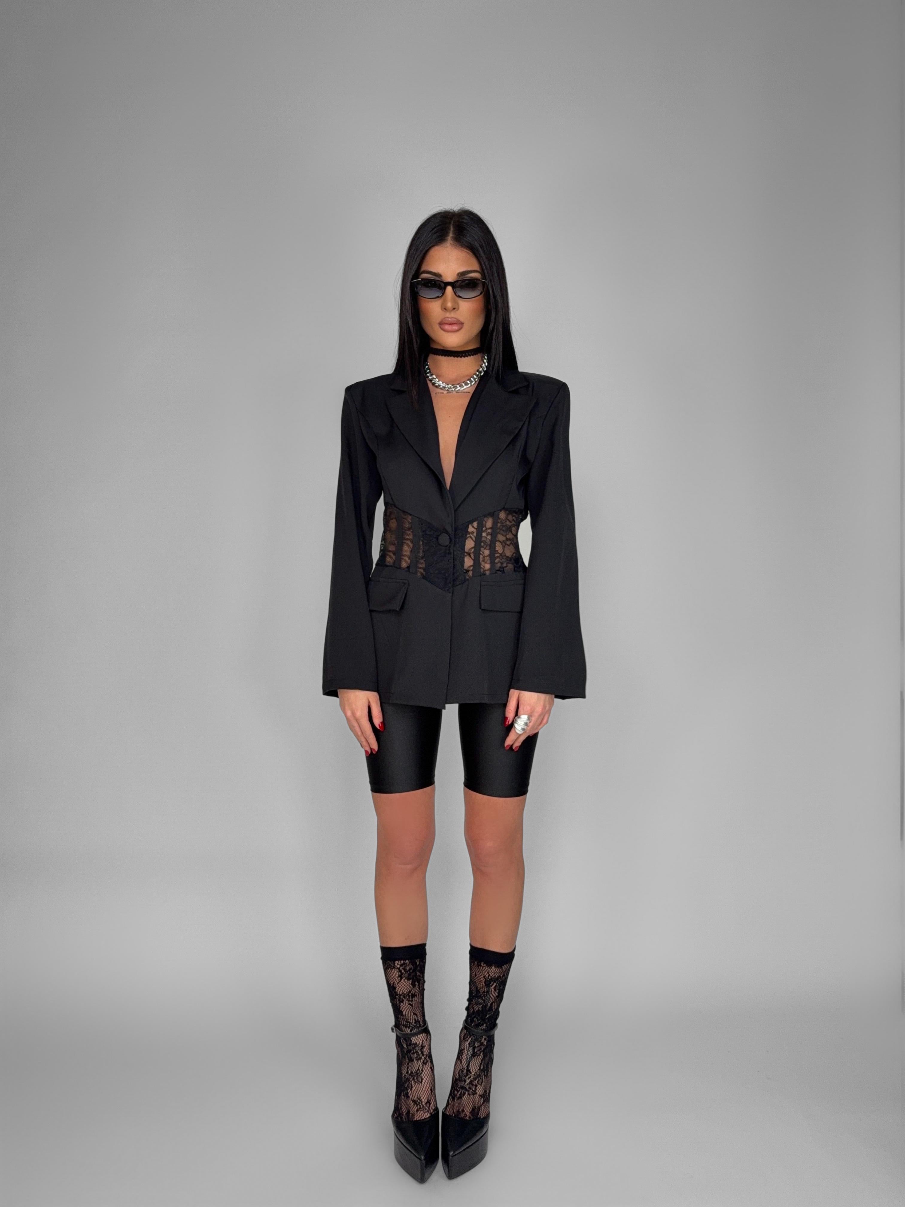 Total Look Lace Cutout