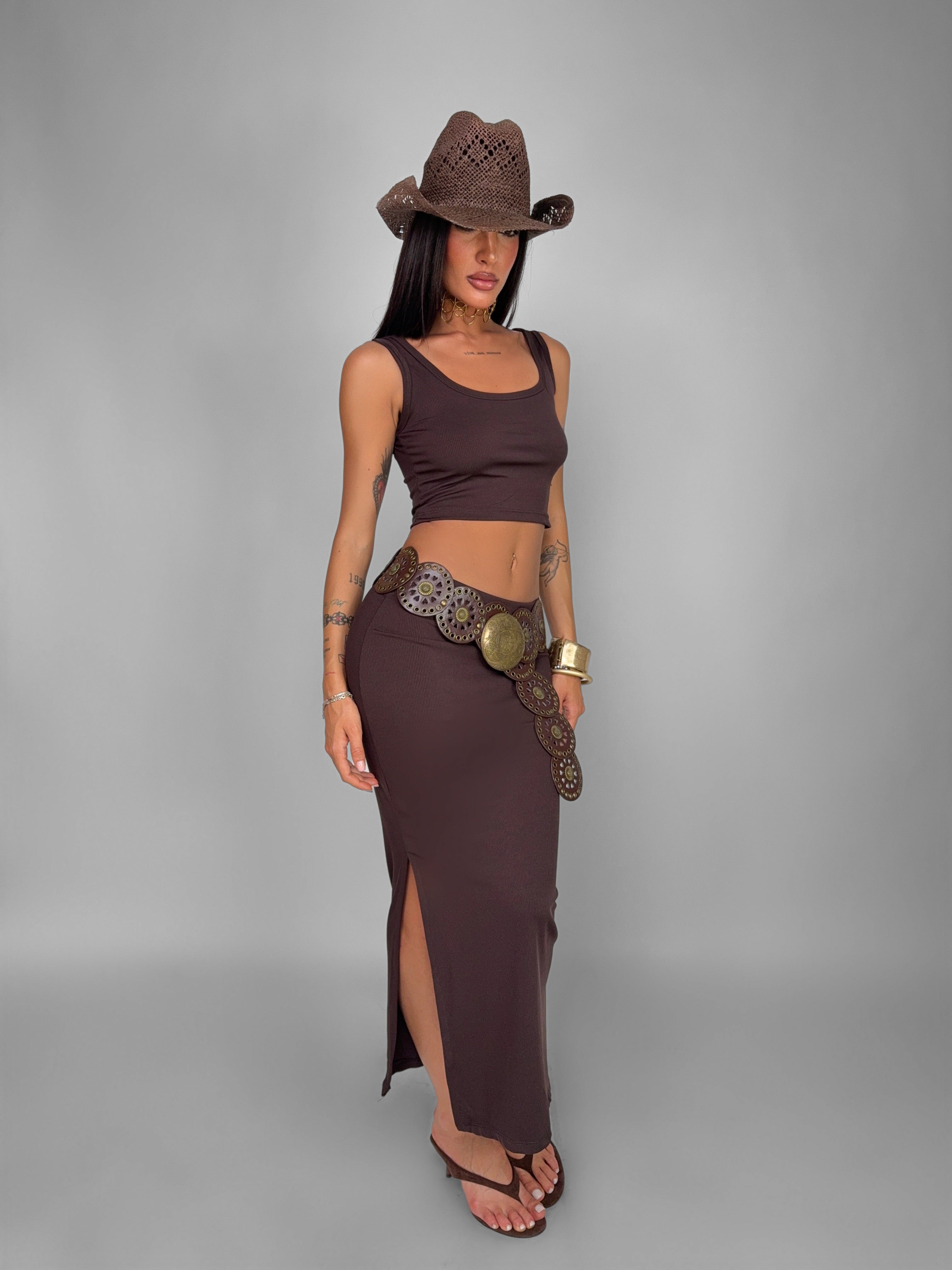 Completo Shaped-Brown