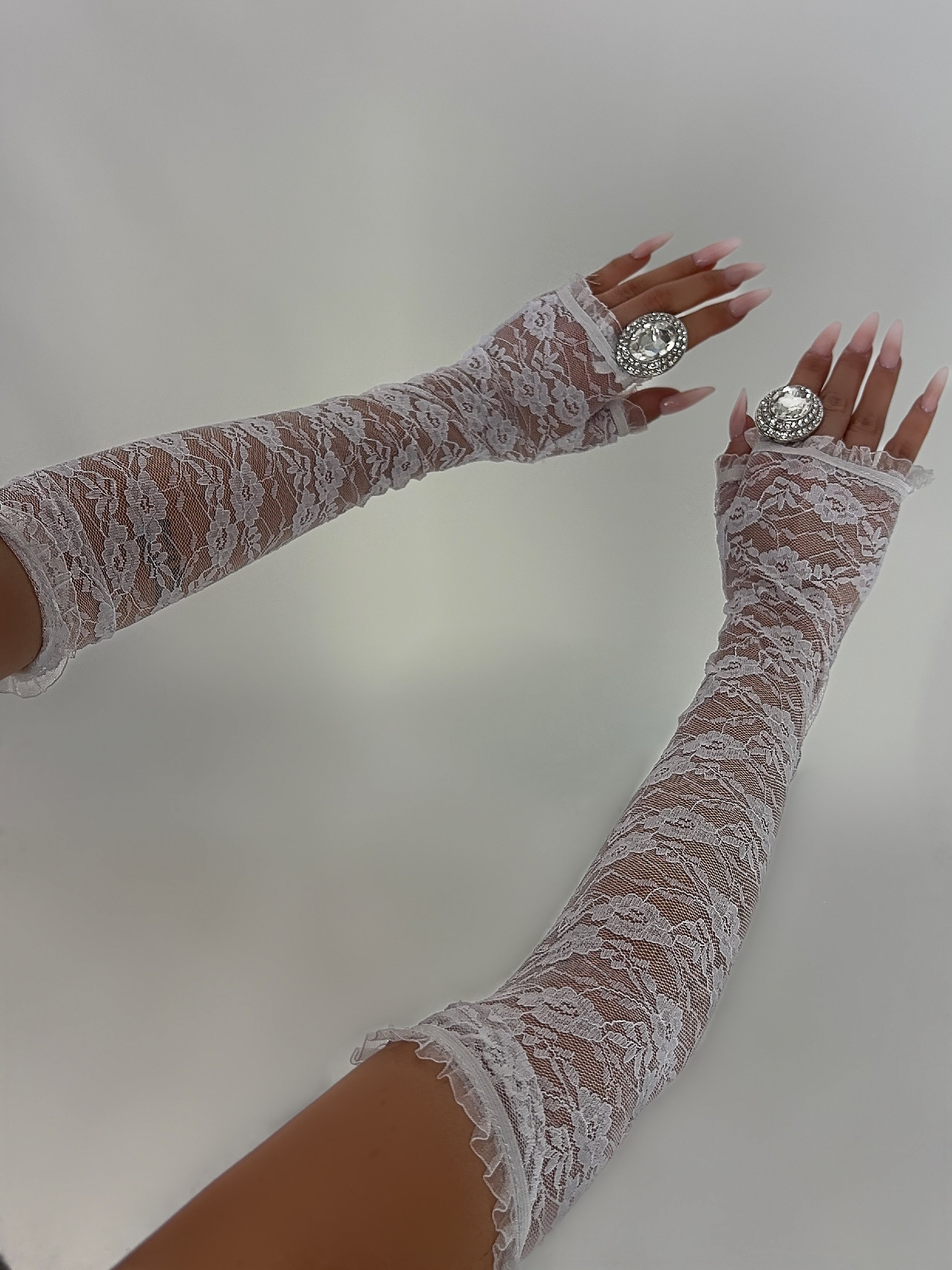 Lace Femininity Gloves - White