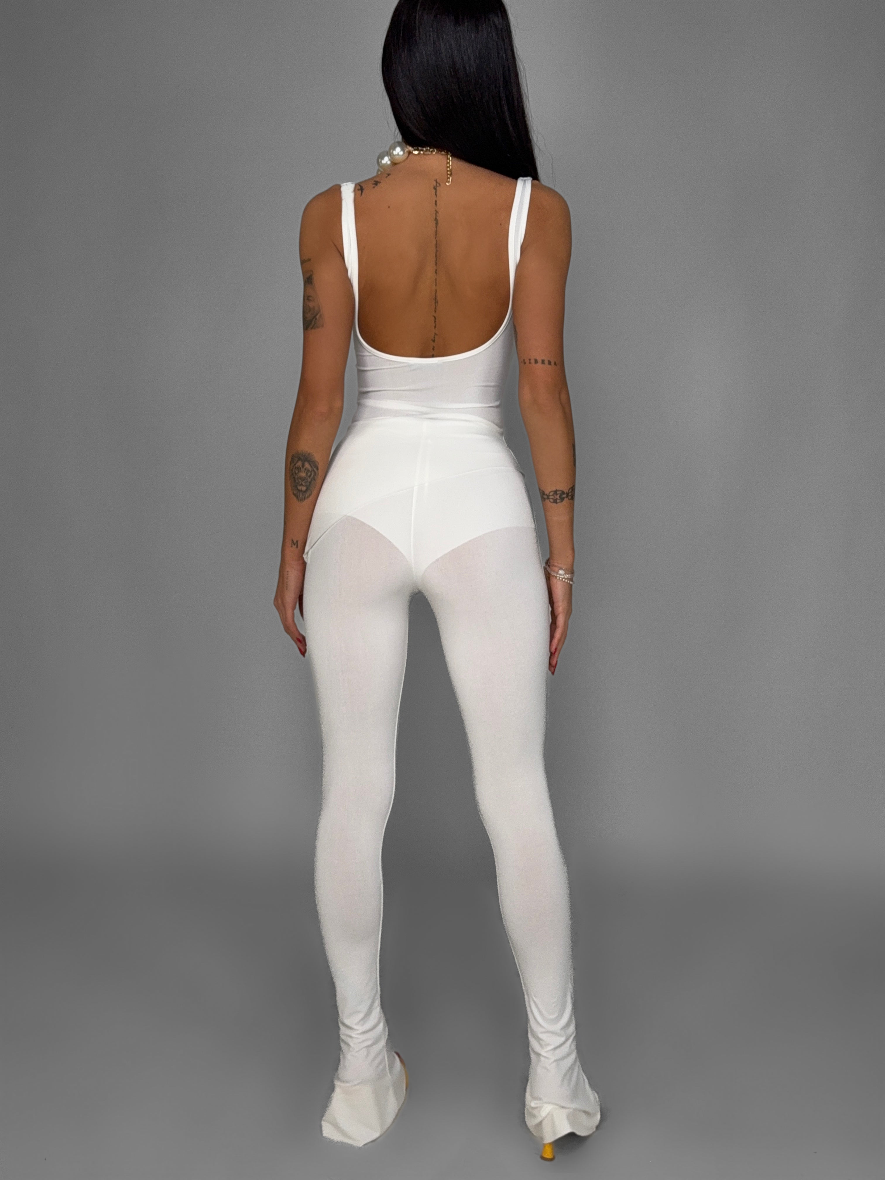 Completo Contour Fit-White