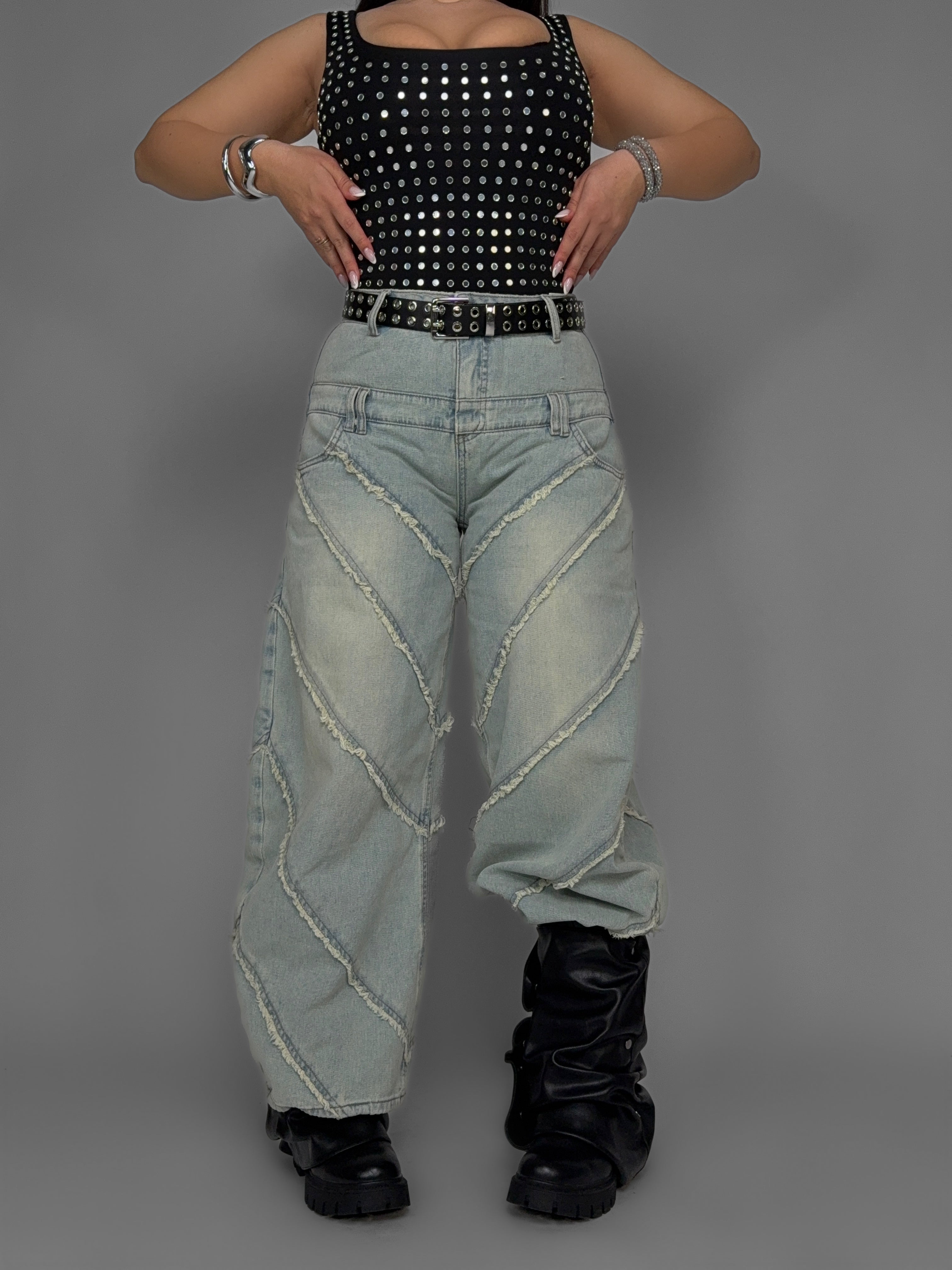 CURVY FIT - Jeans Frayed Line