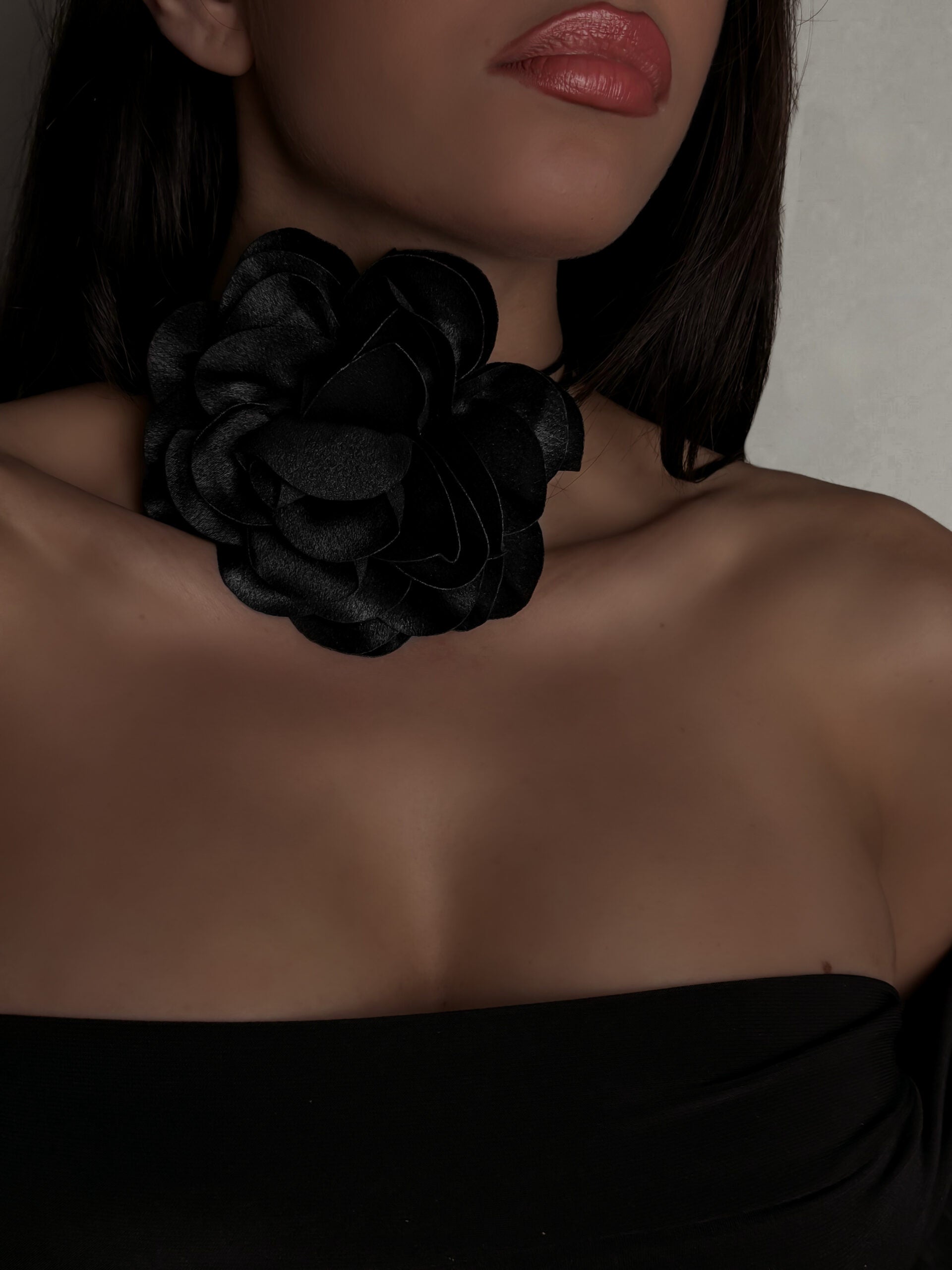 Roses Necklace - Black