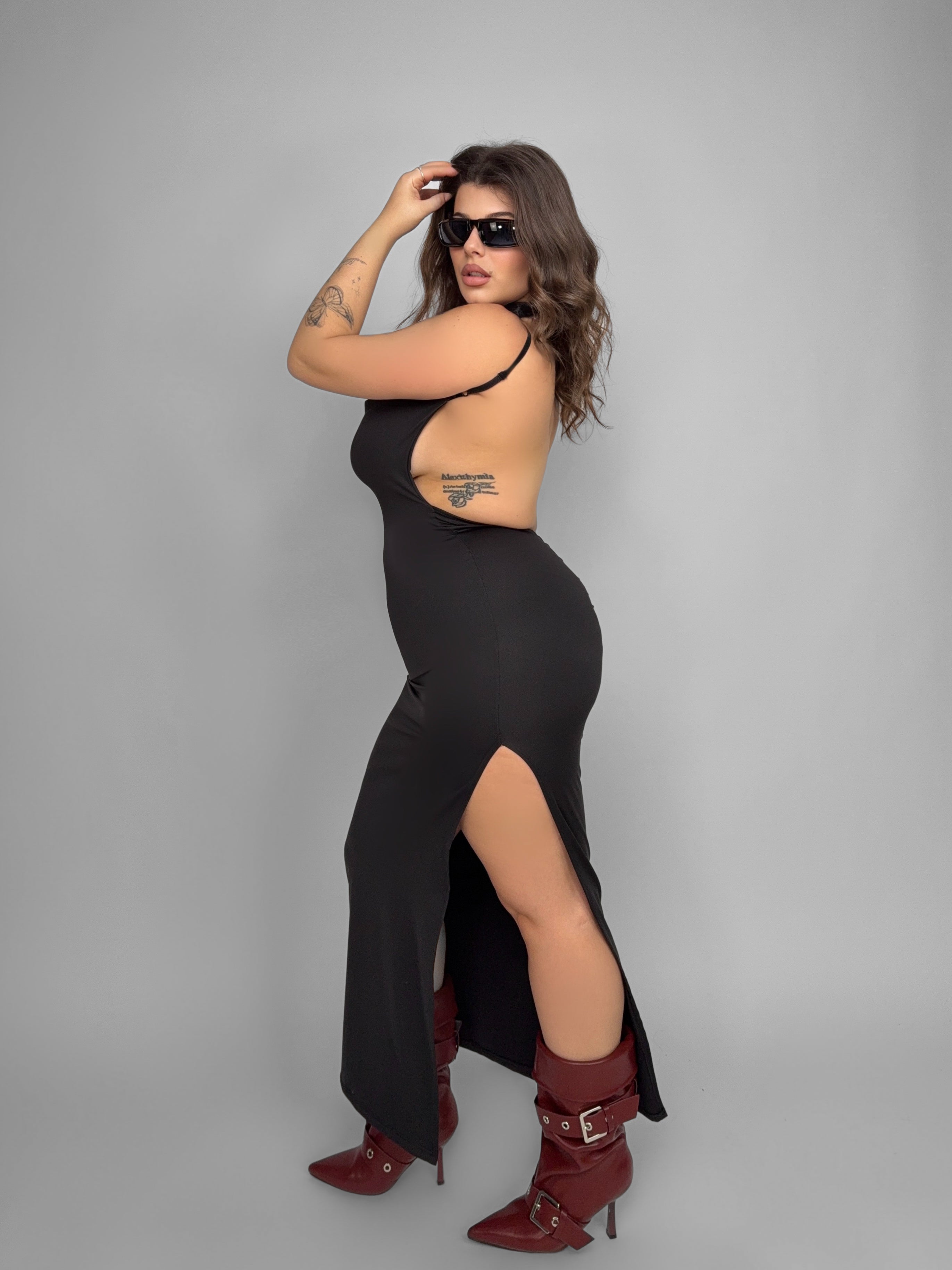 CURVY FIT - Naked Back Dress