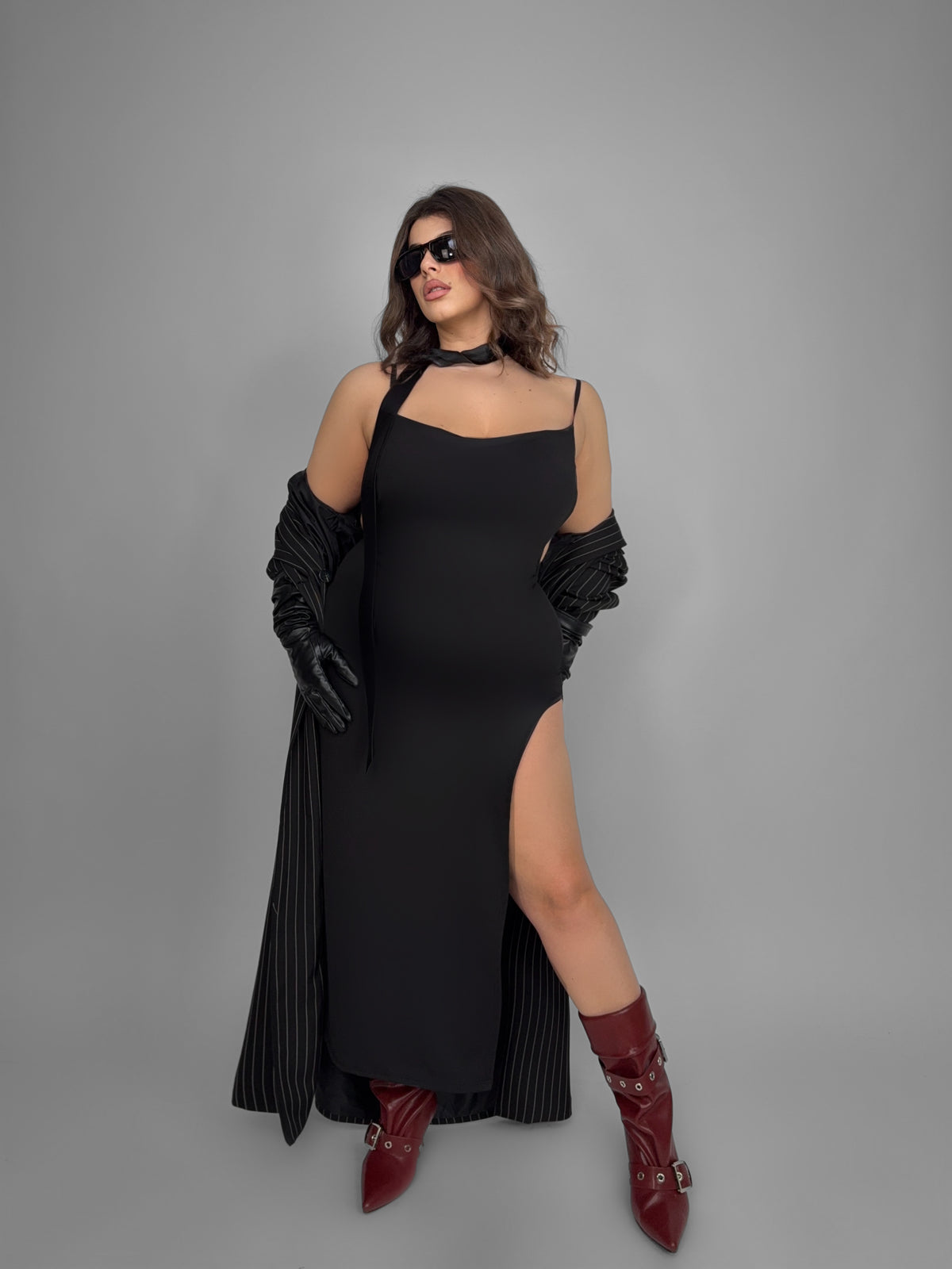 CURVY FIT - Naked Back Dress