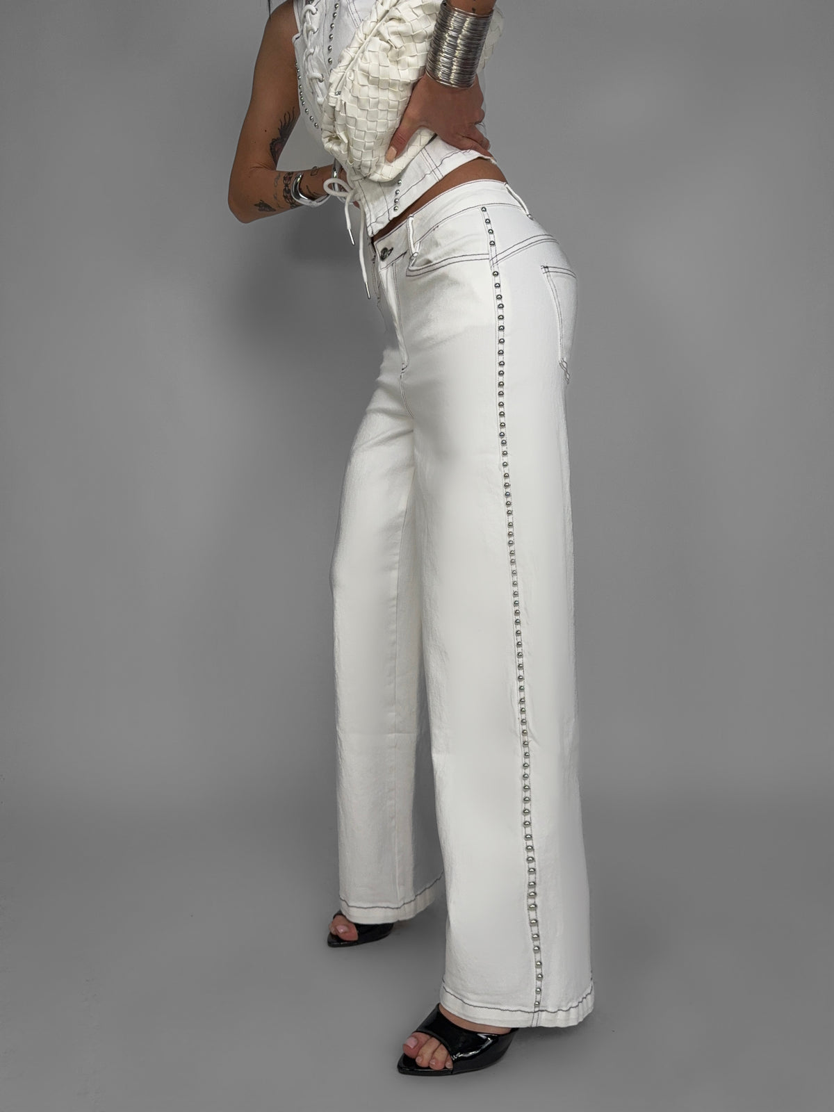 Completo Ivory Stud