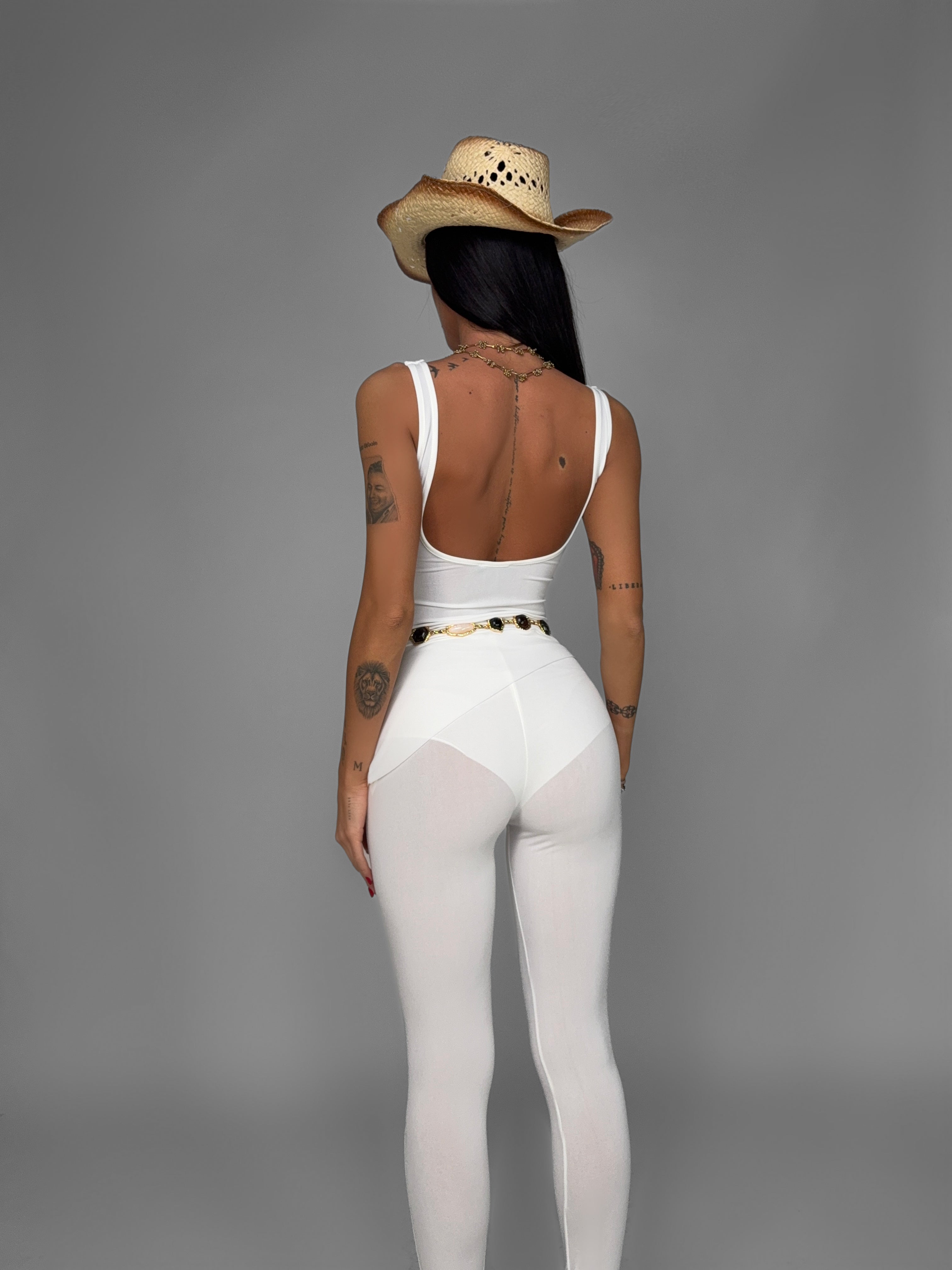 Completo Contour Fit-White