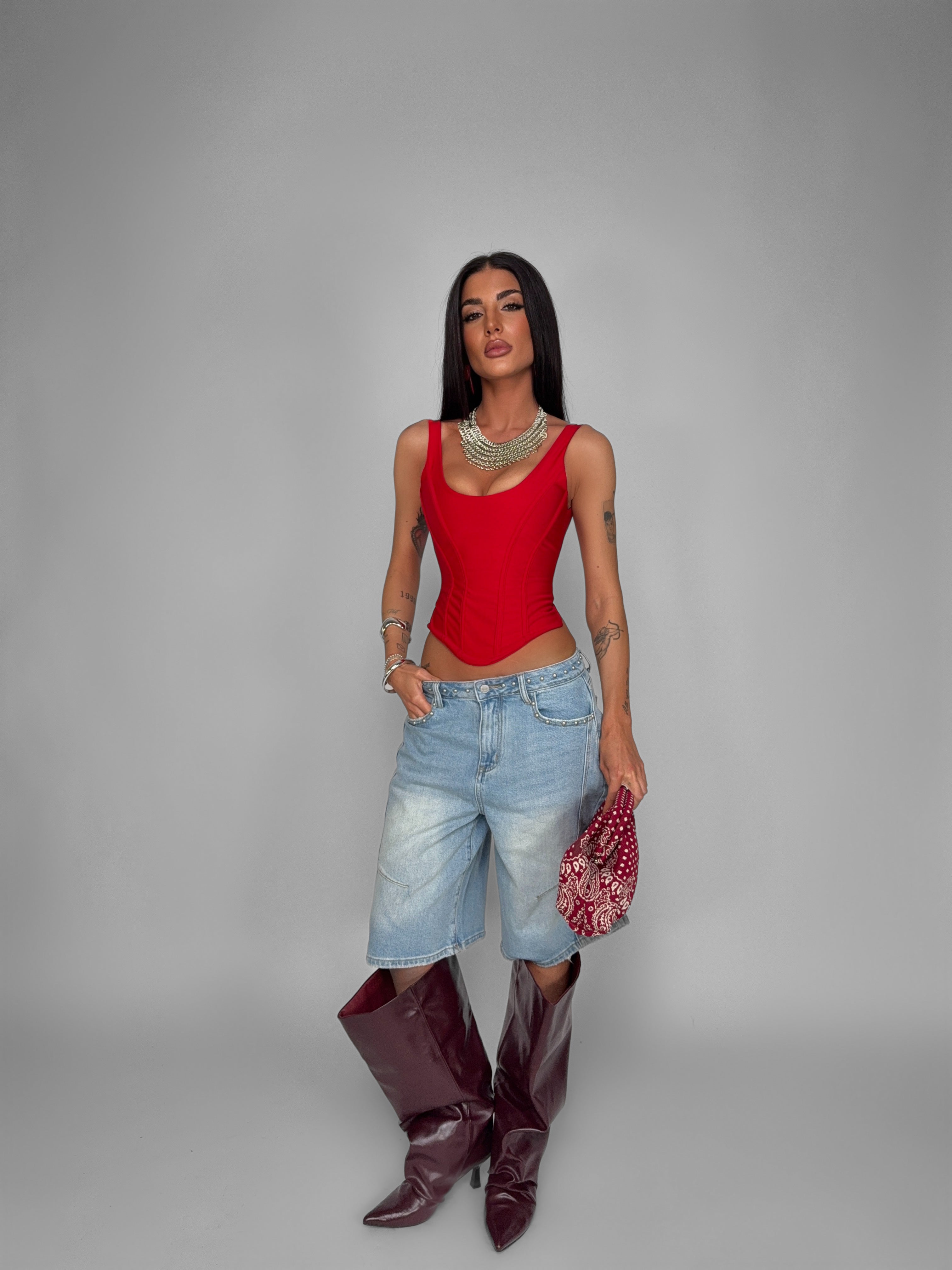 Kylie Red Total Look