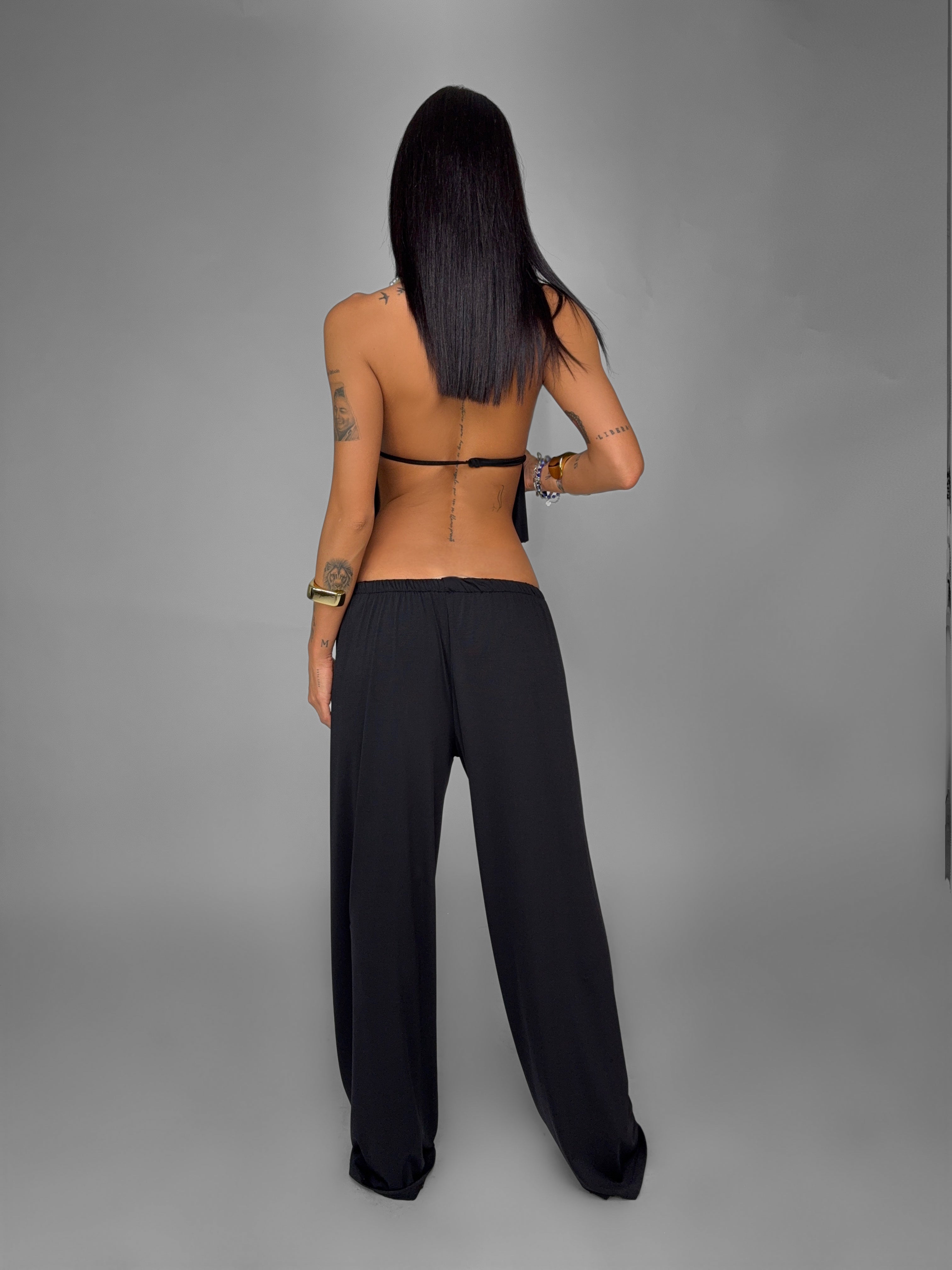 Completo Asymmetric Top-Black