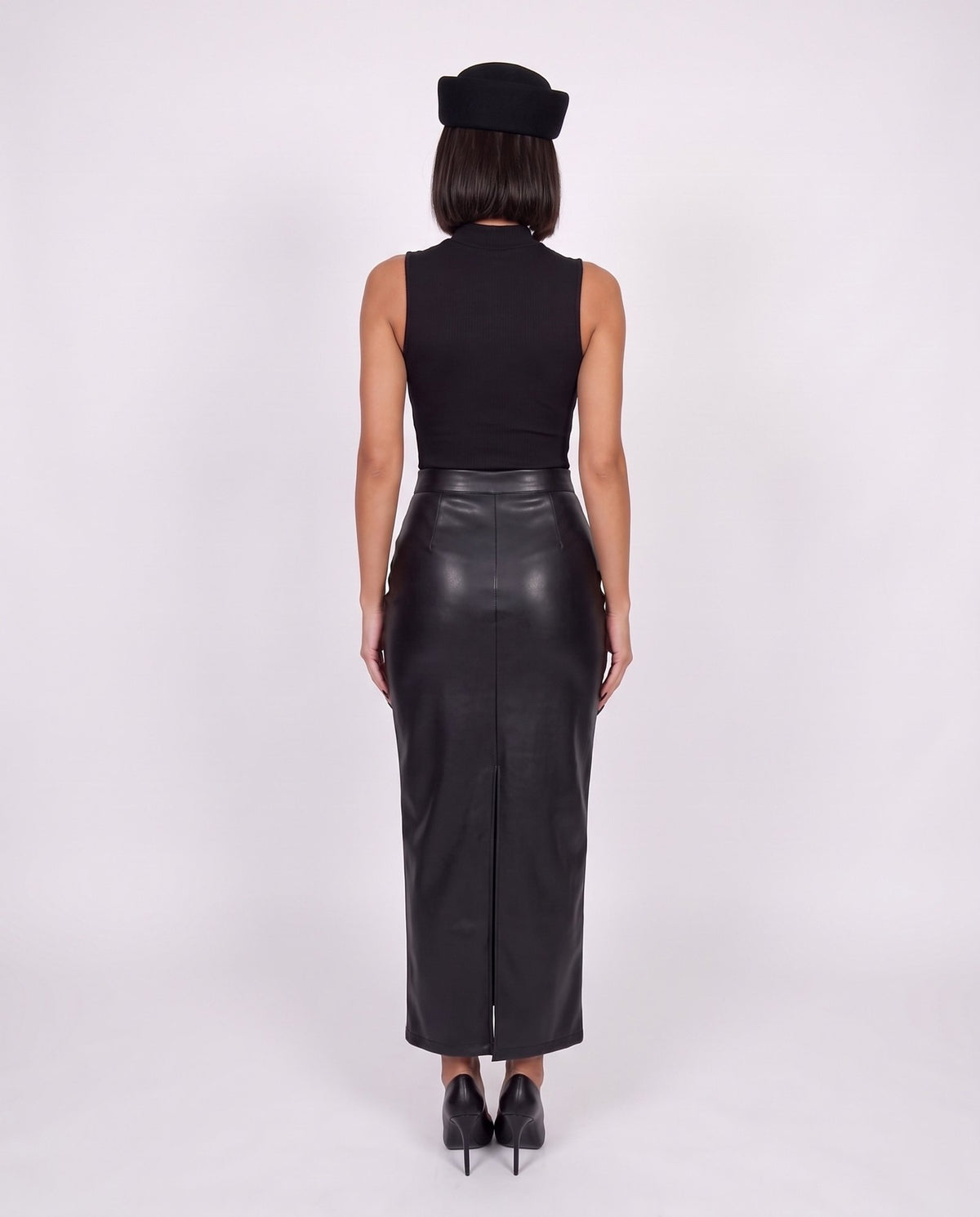 Gonna Button Leather-Black