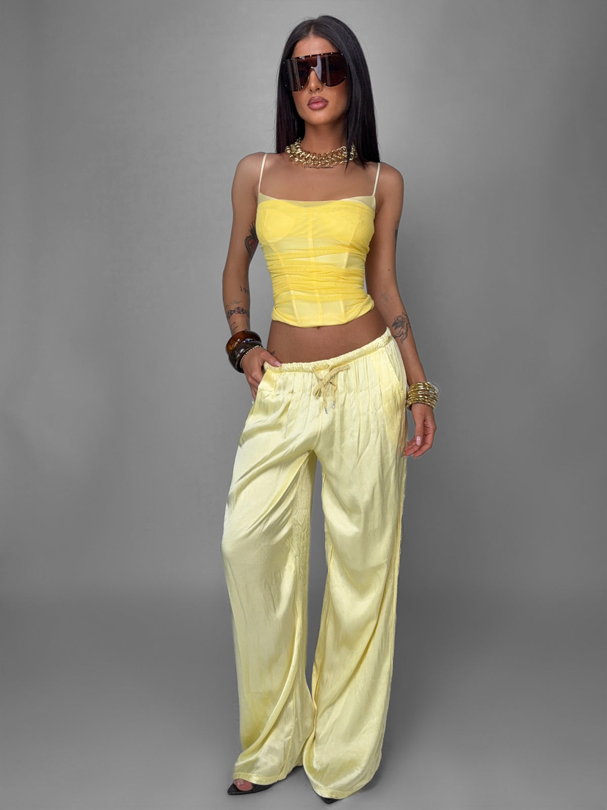 Total Look Satin Yellow