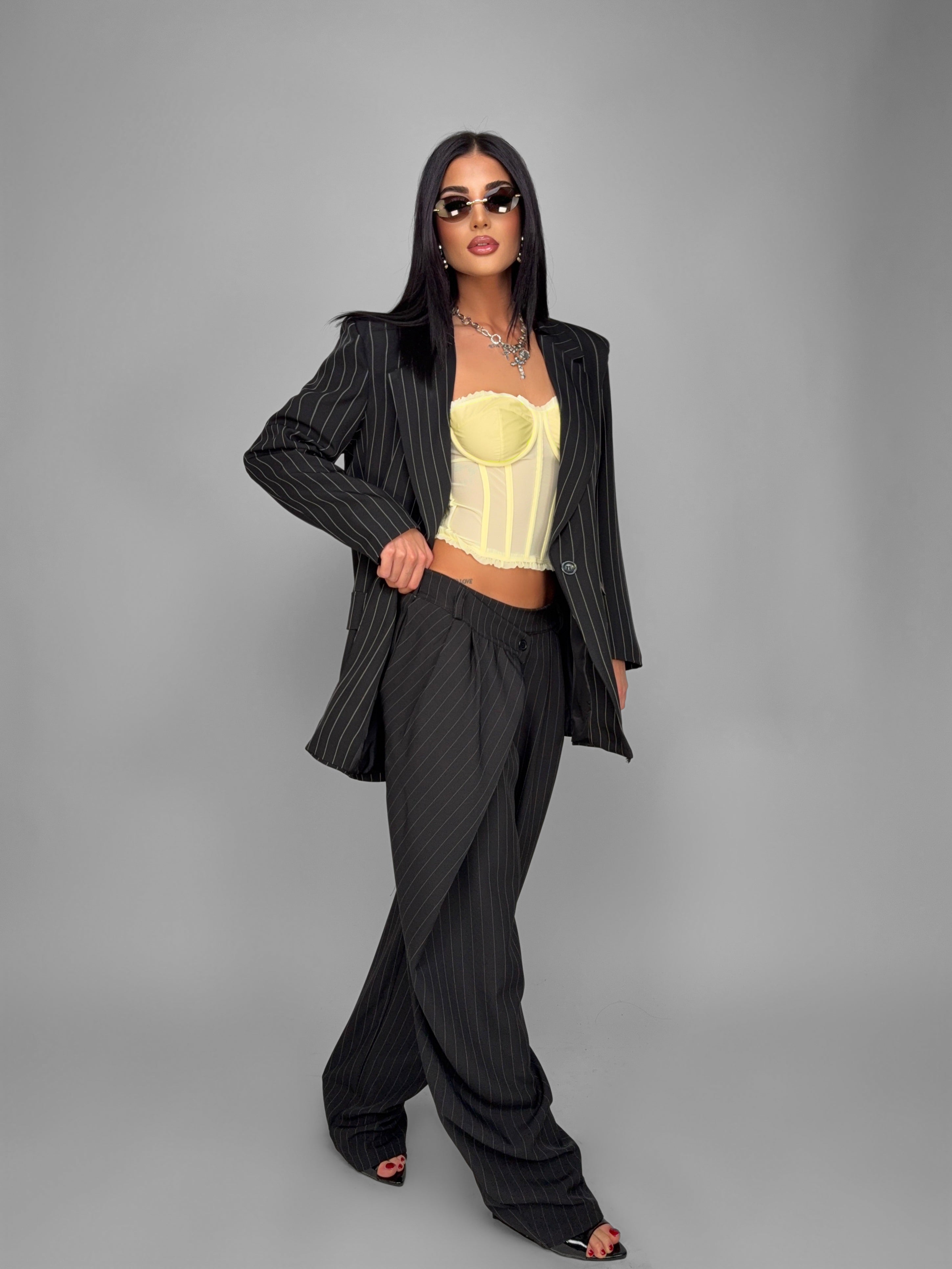 Total Look Chalk Black