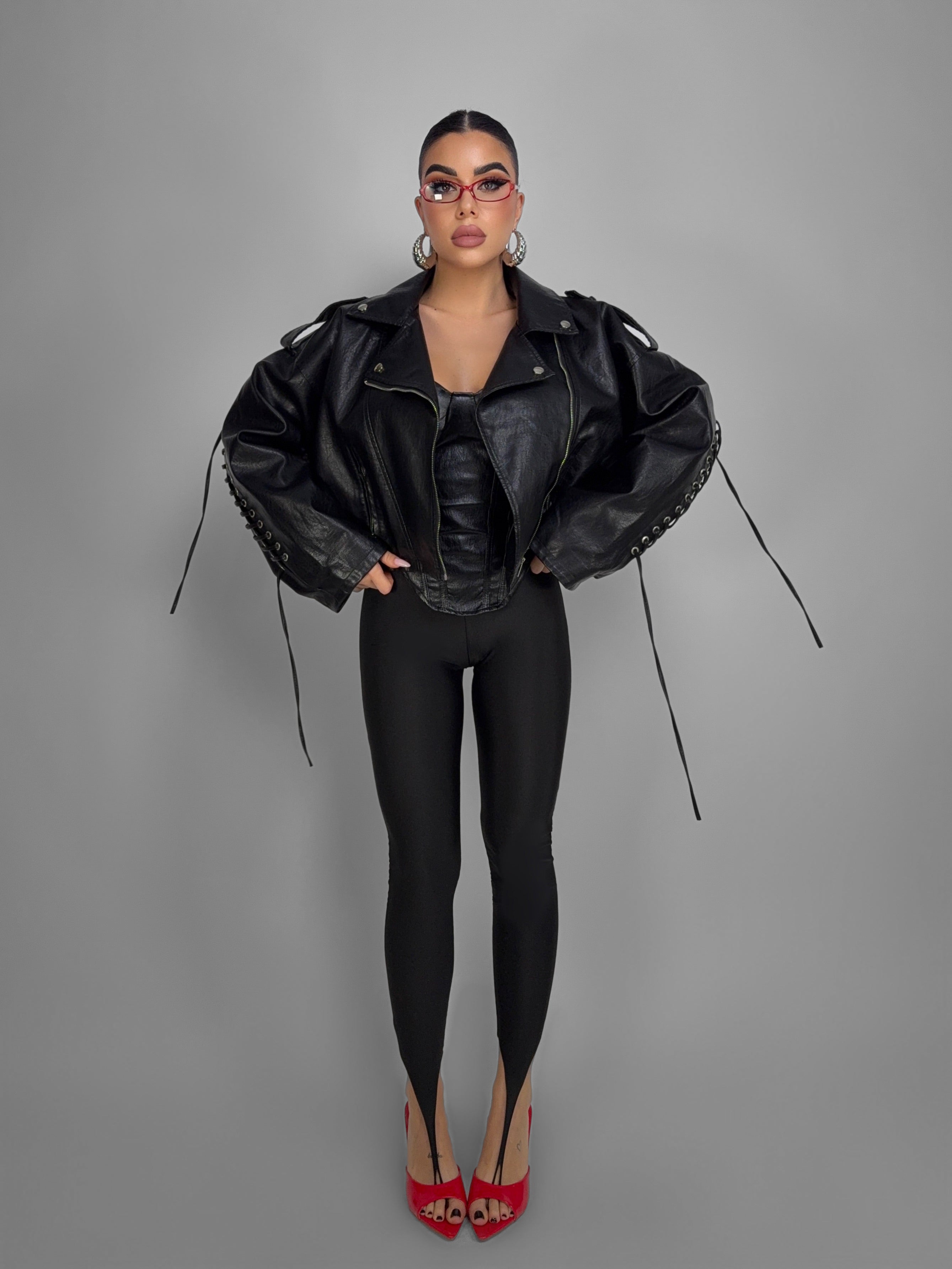 Total Look Leather Strapples