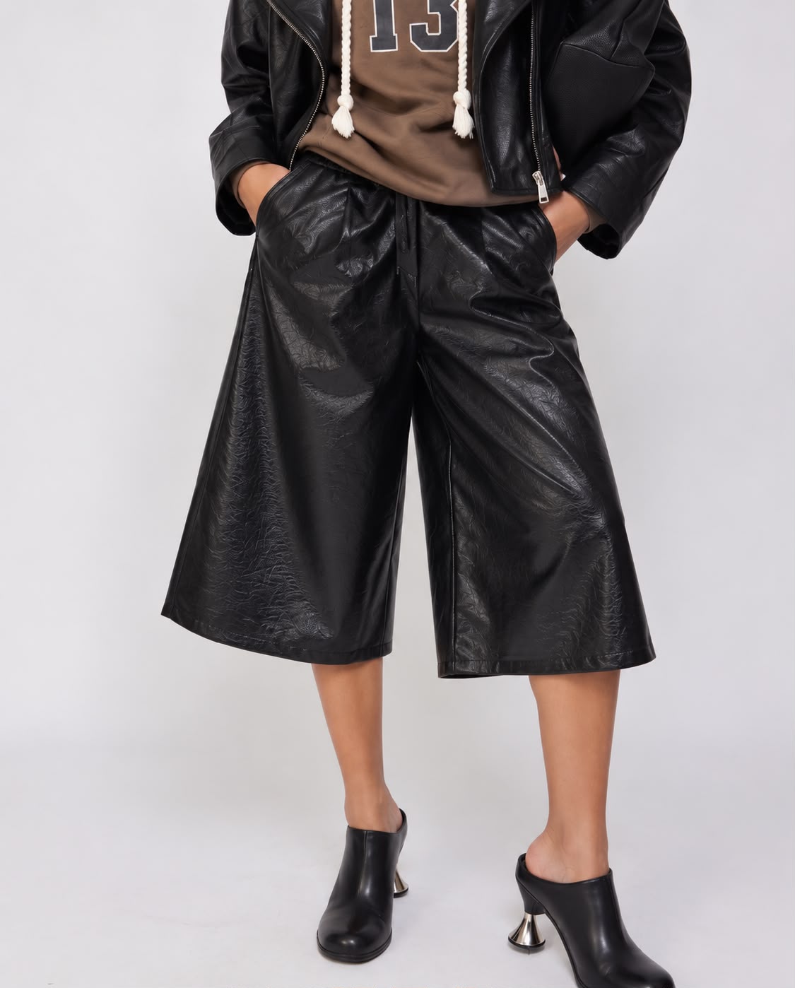 Bermuda Liquid Leather-Black