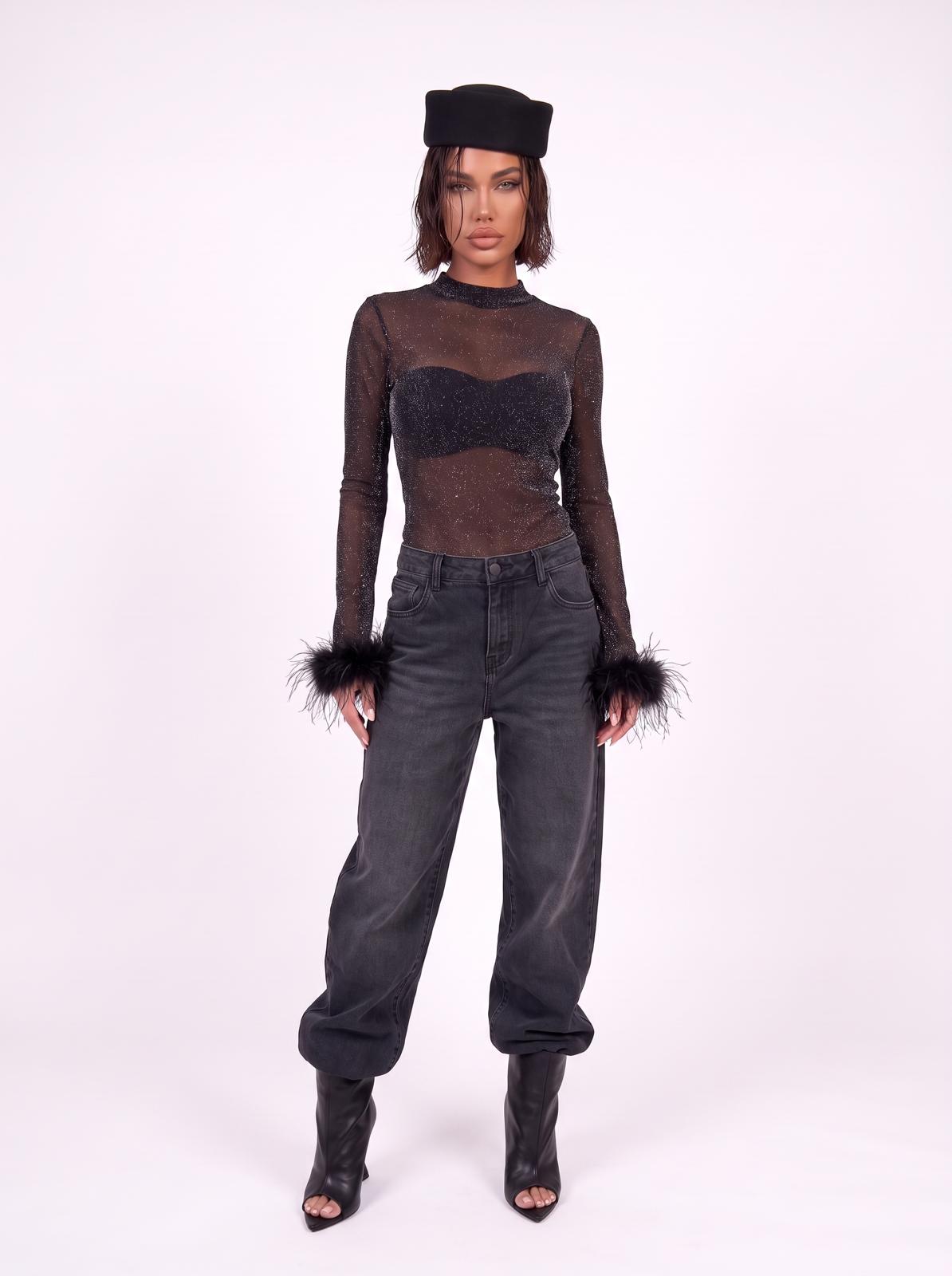 Jeans con bajo sin costura