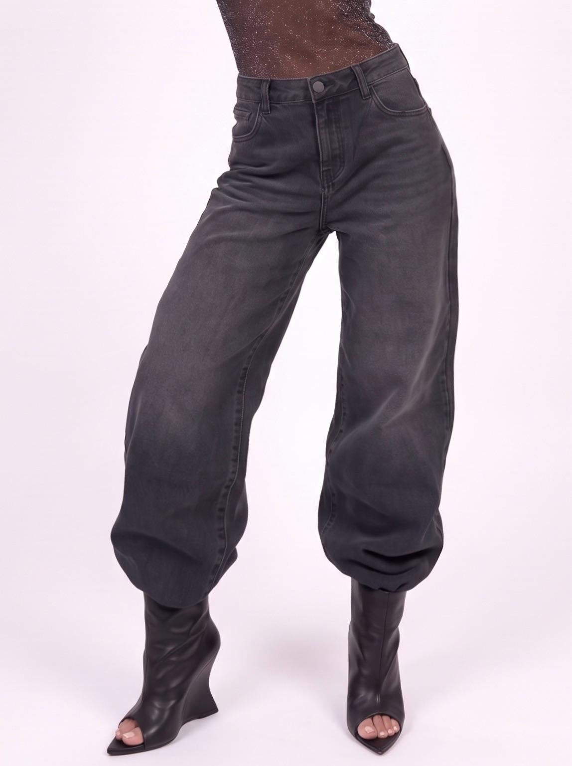 Jeans con bajo sin costura