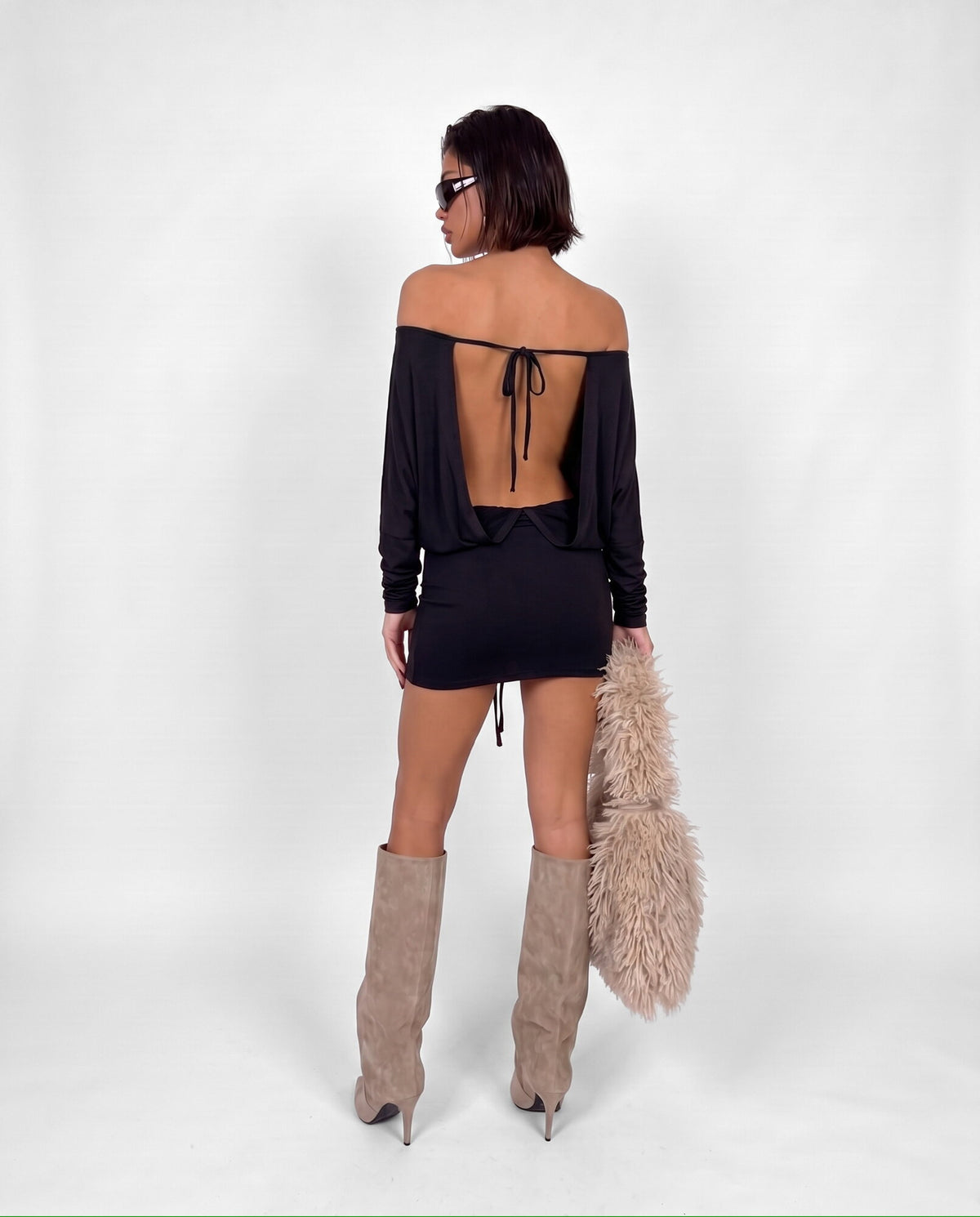Abito Naked Back-Black