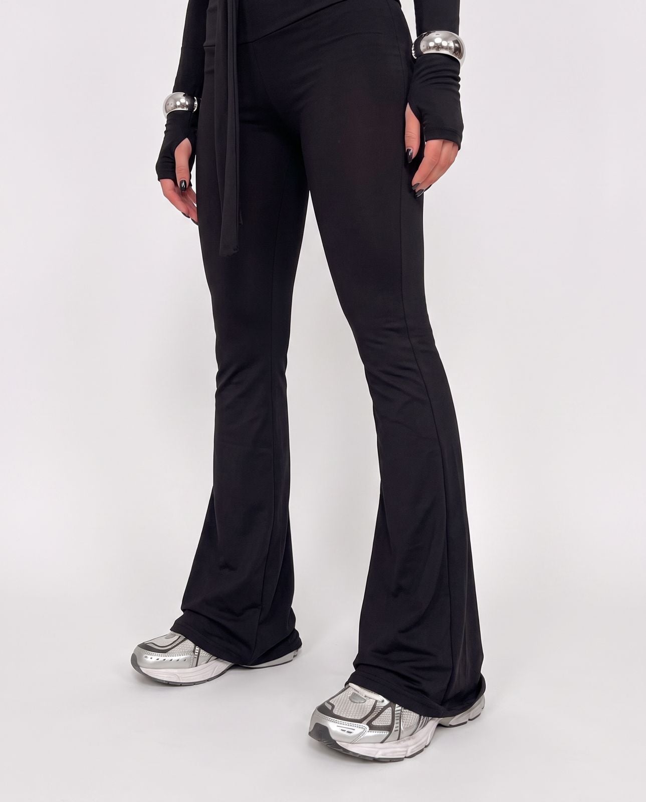 Set Self-Confident--Black